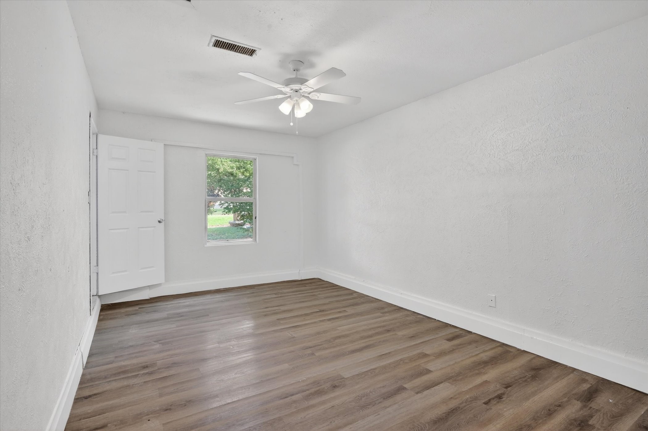 2117 Brookshire Street Arlington TX 76010