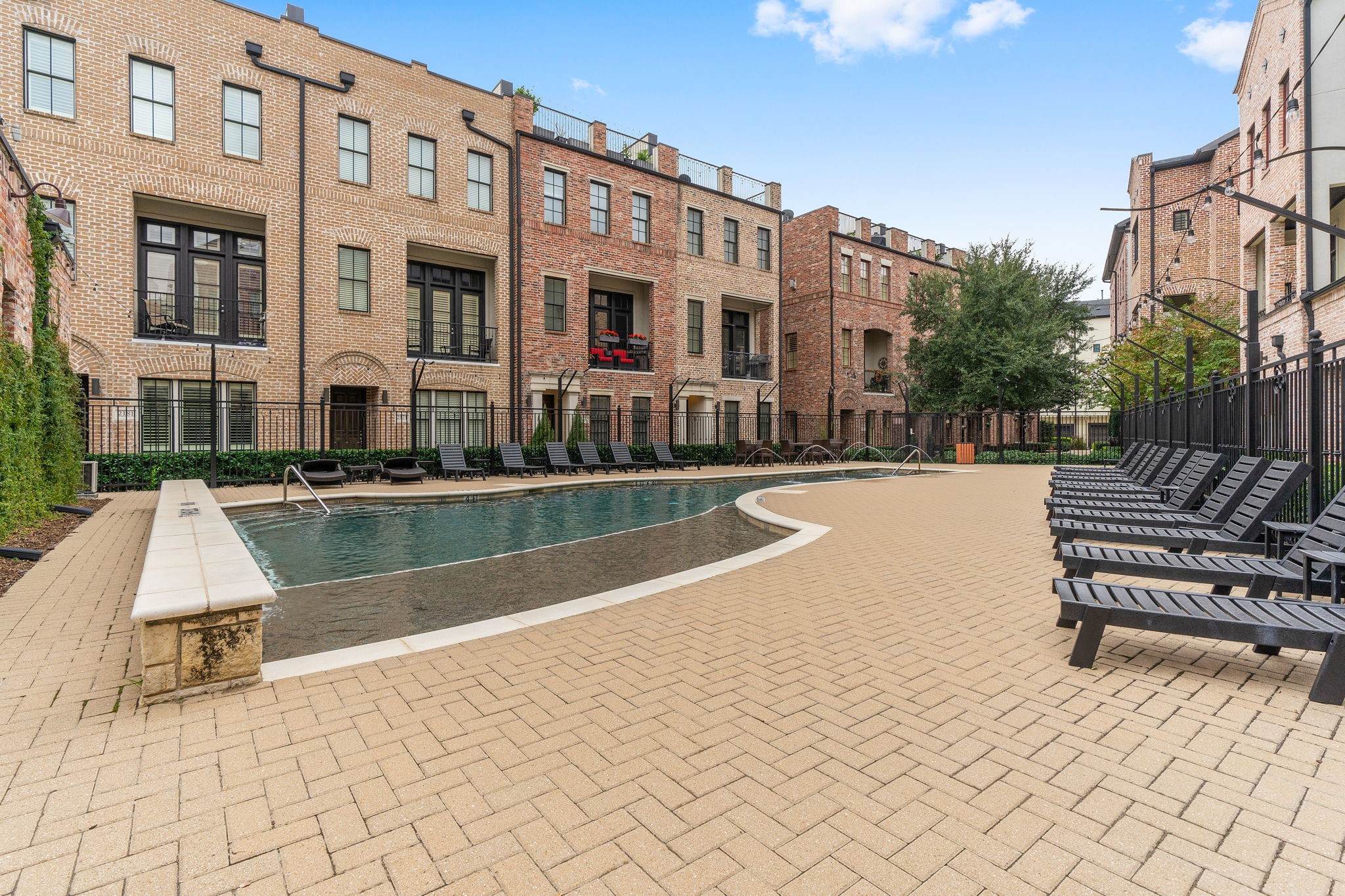 2138 Aylesport Drive Dallas TX 75201