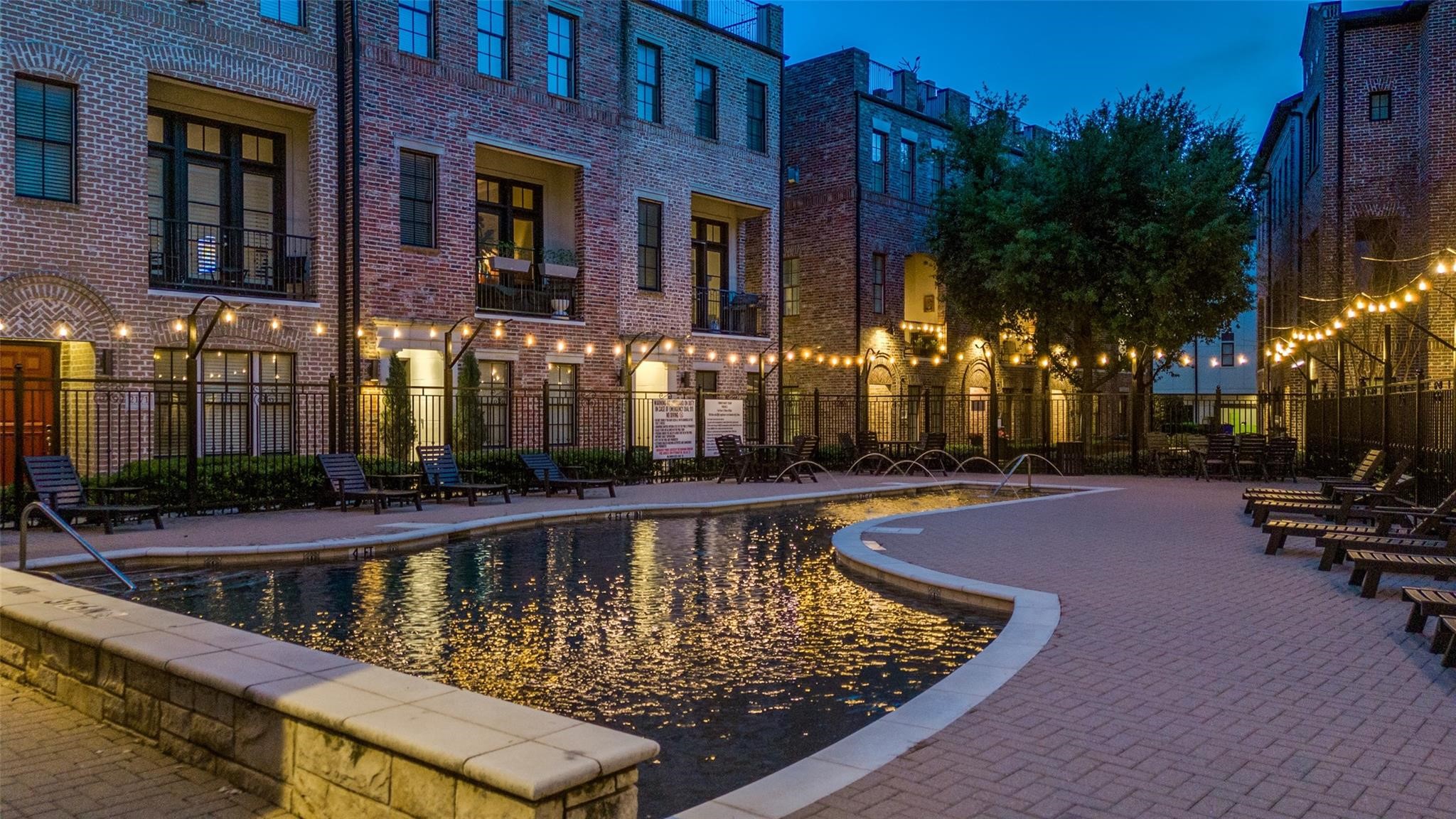 2138 Aylesport Drive Dallas TX 75201