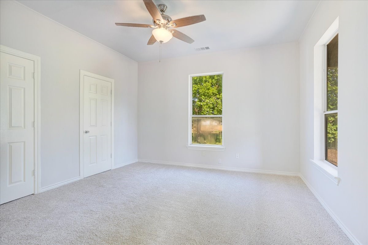 407 E Bonham Street Tom Bean TX 75491