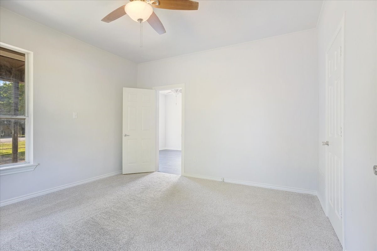 407 E Bonham Street Tom Bean TX 75491