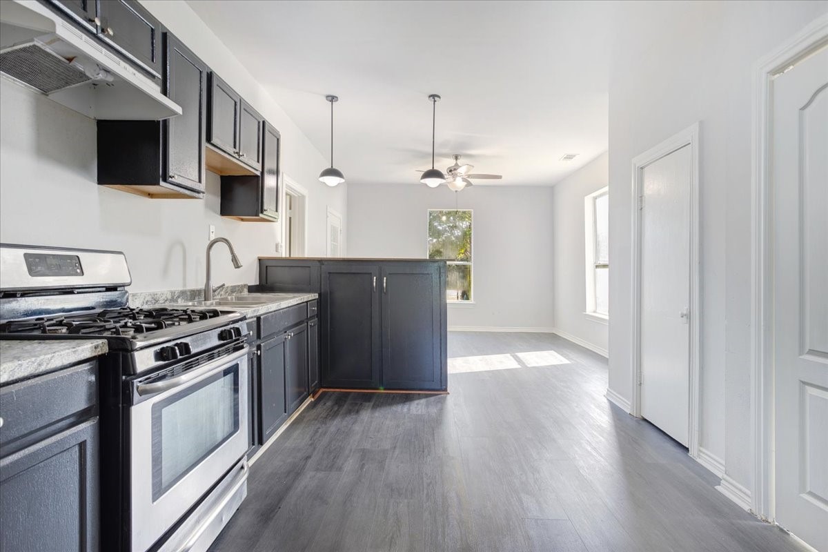 407 E Bonham Street Tom Bean TX 75491