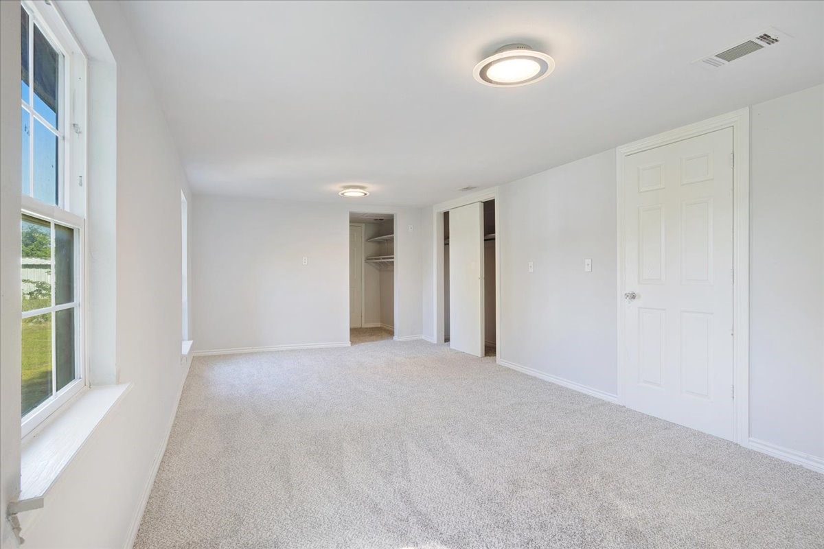 407 E Bonham Street Tom Bean TX 75491