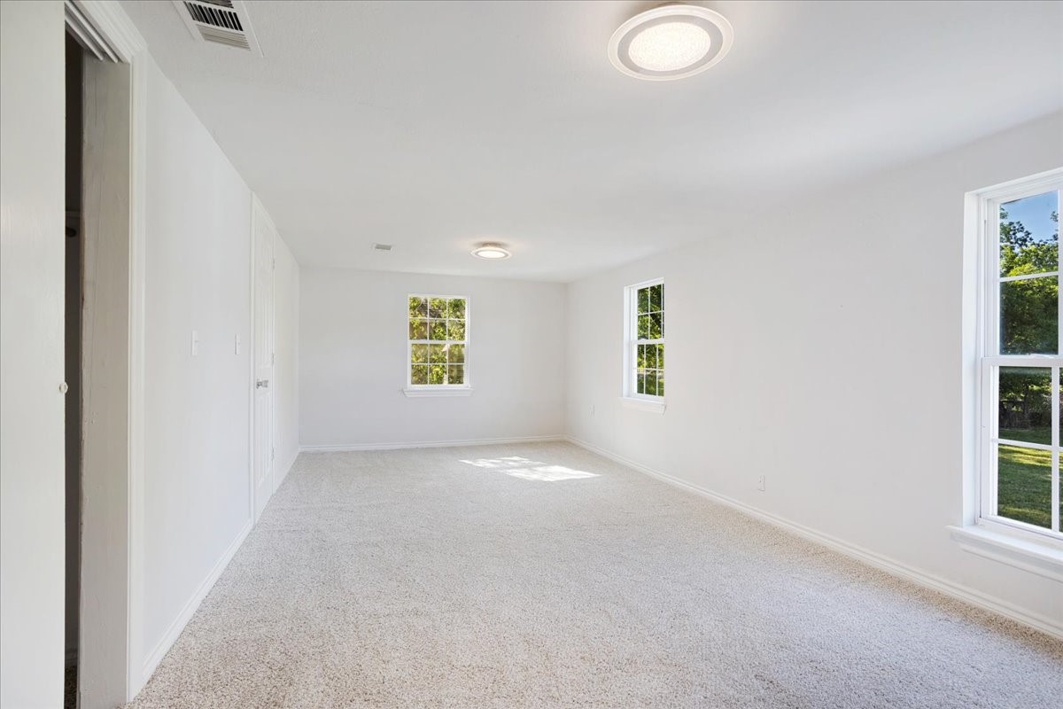 407 E Bonham Street Tom Bean TX 75491