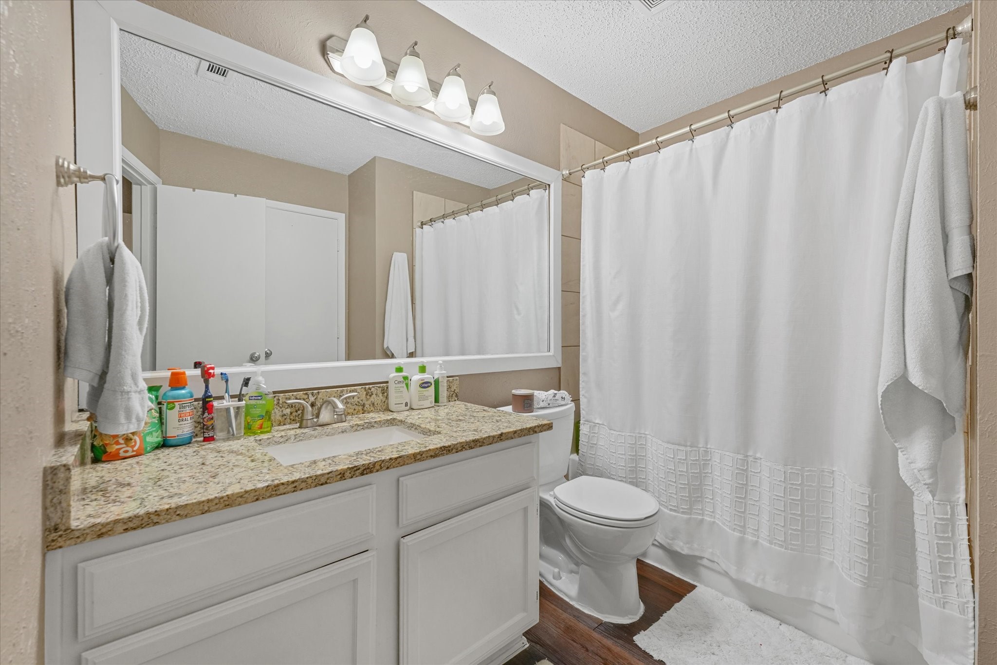 621 Carriagehouse Lane Garland TX 75040