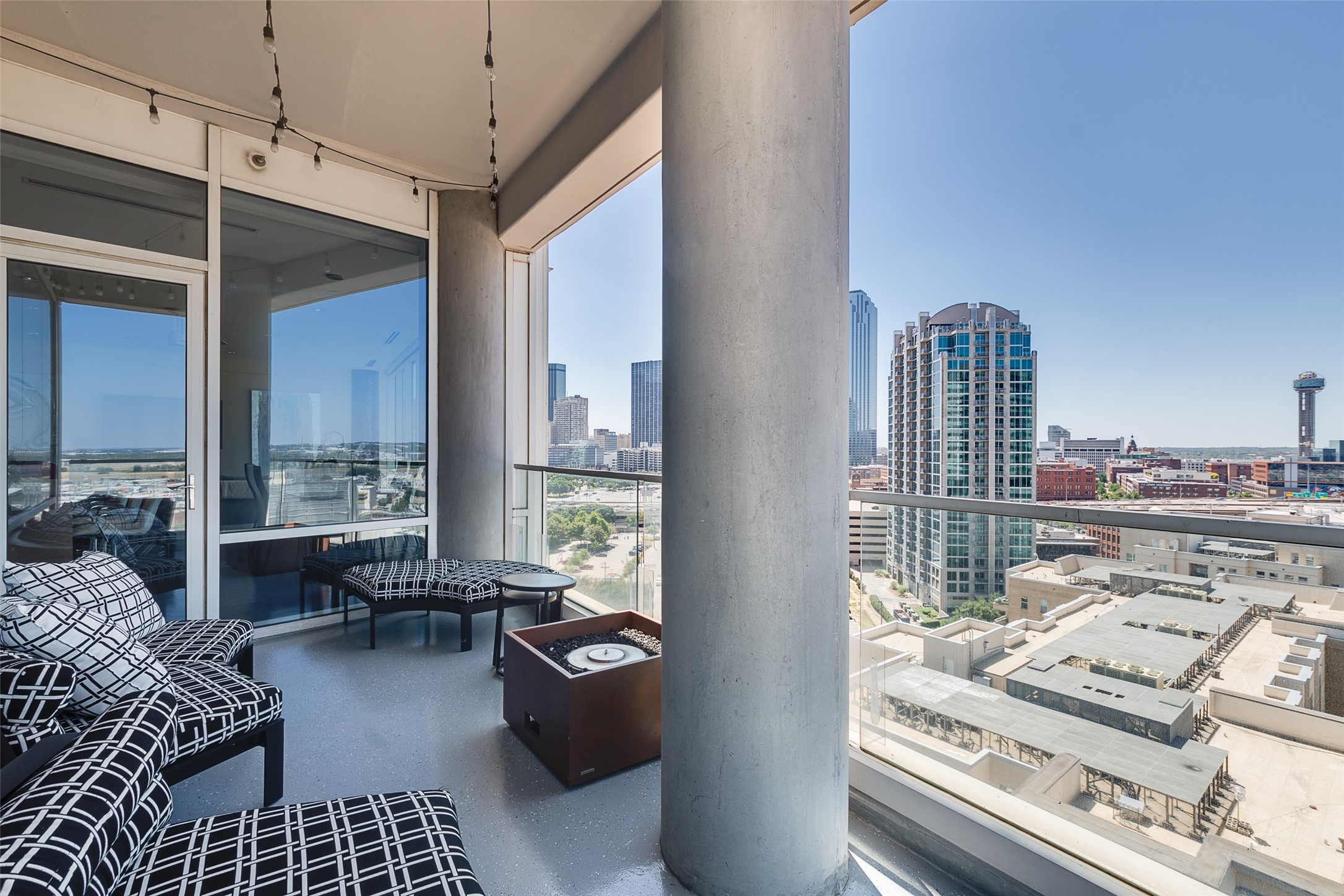 2408 Victory Park Lane Dallas TX 75219