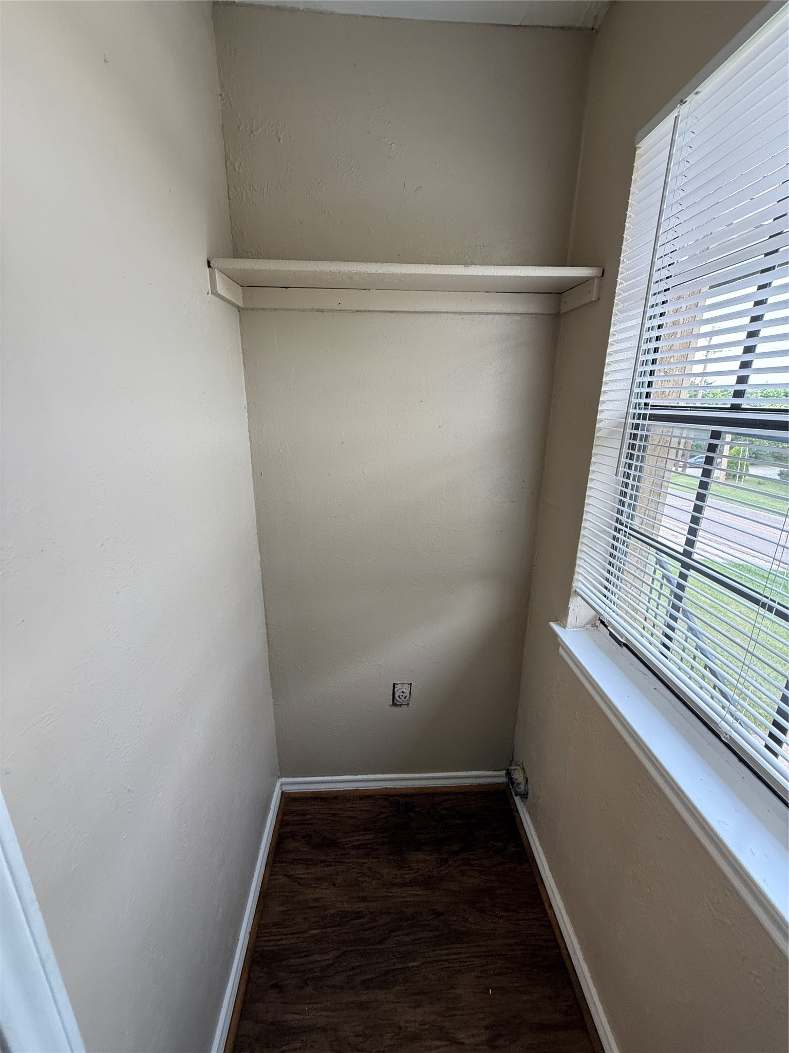 611 W Gilmer Street Ennis TX 75119