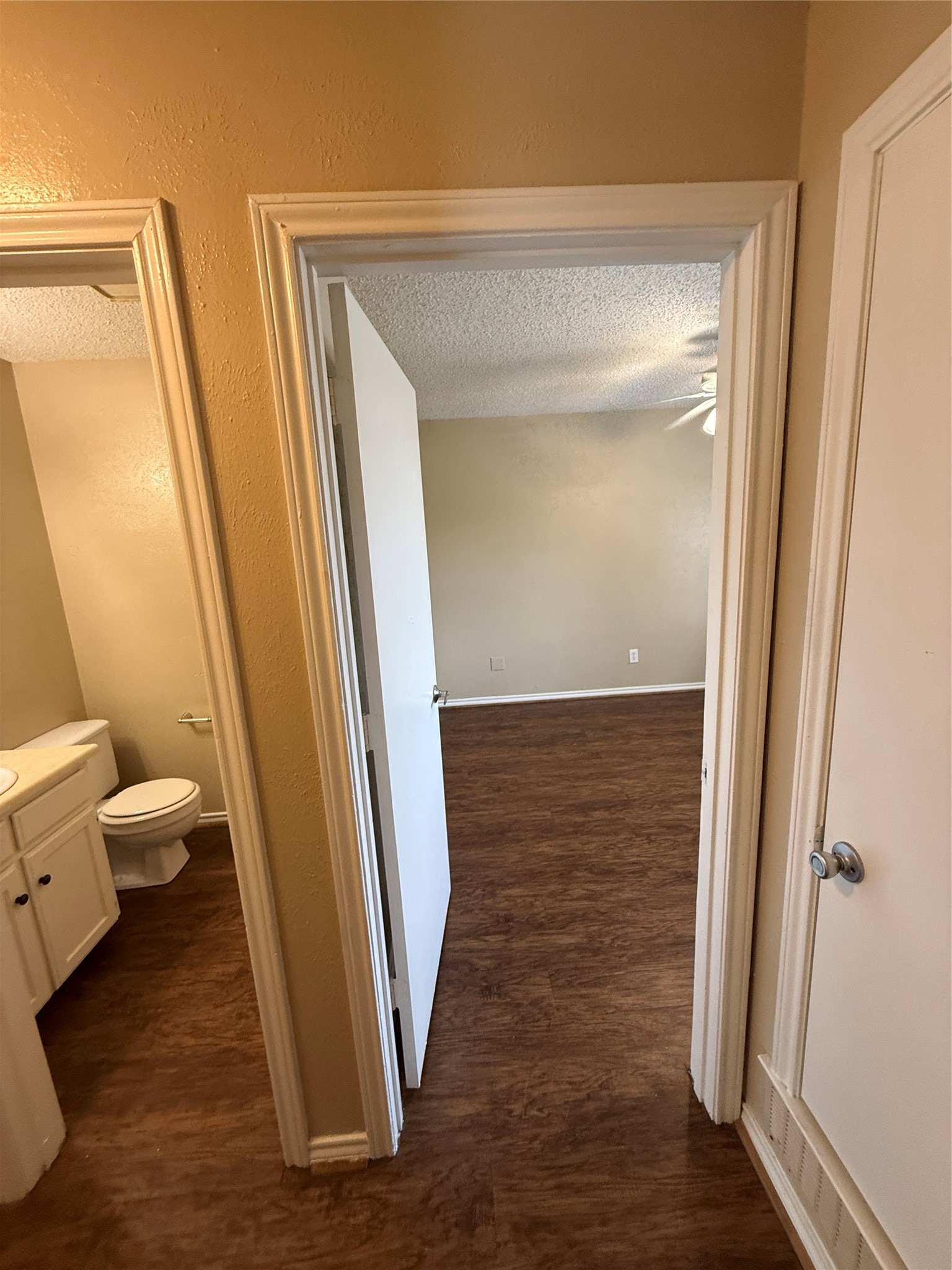 611 W Gilmer Street Ennis TX 75119