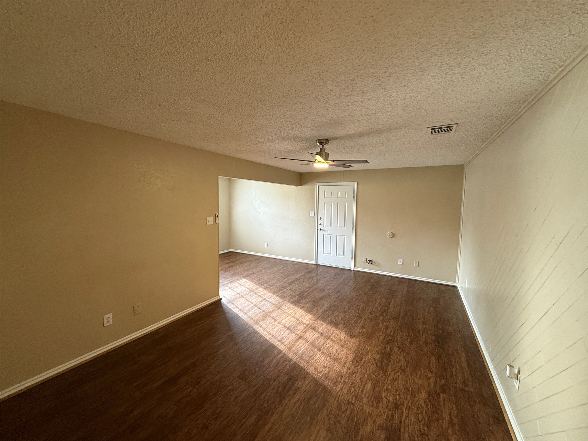 611 W Gilmer Street Ennis TX 75119