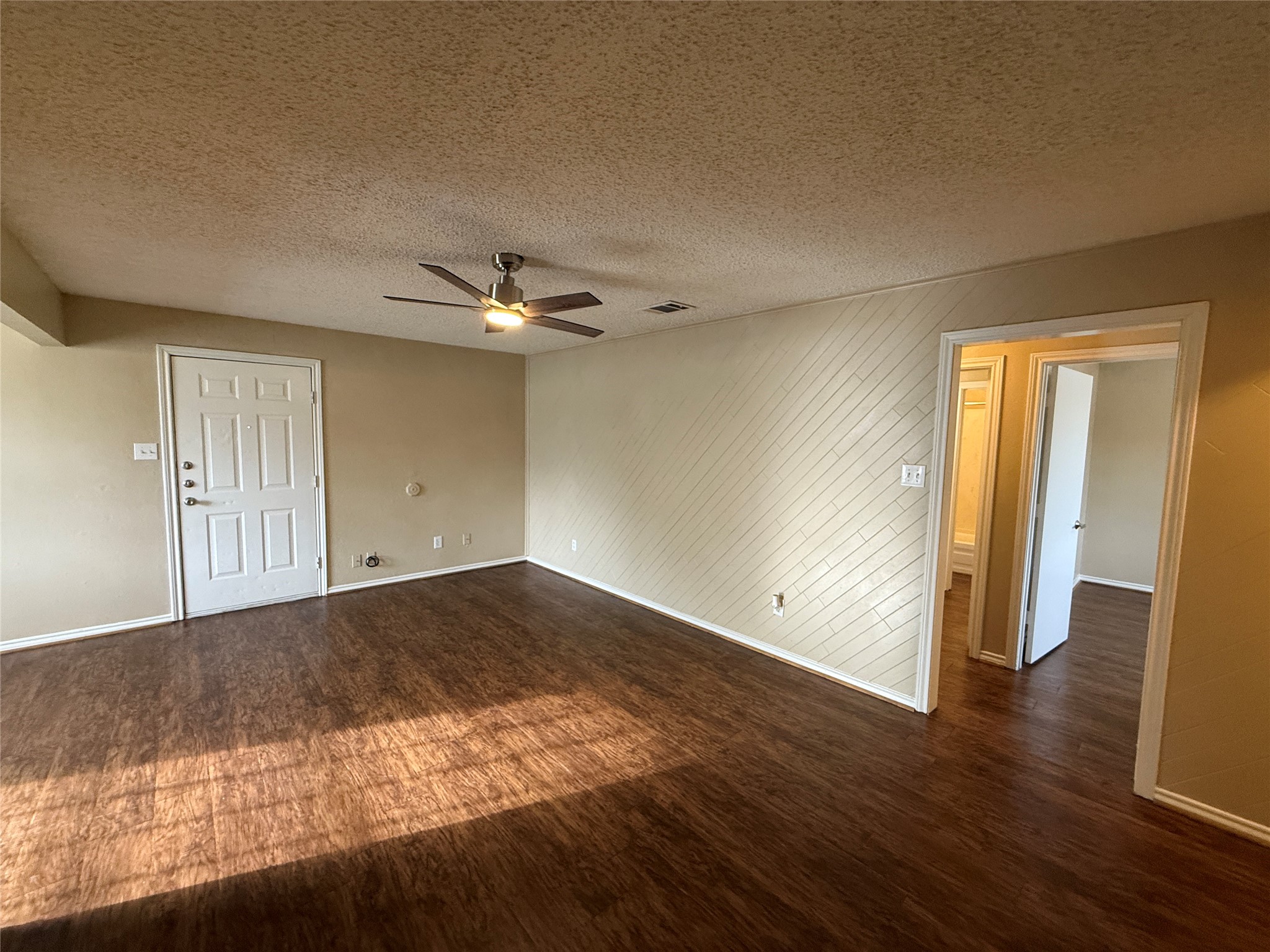 611 W Gilmer Street Ennis TX 75119