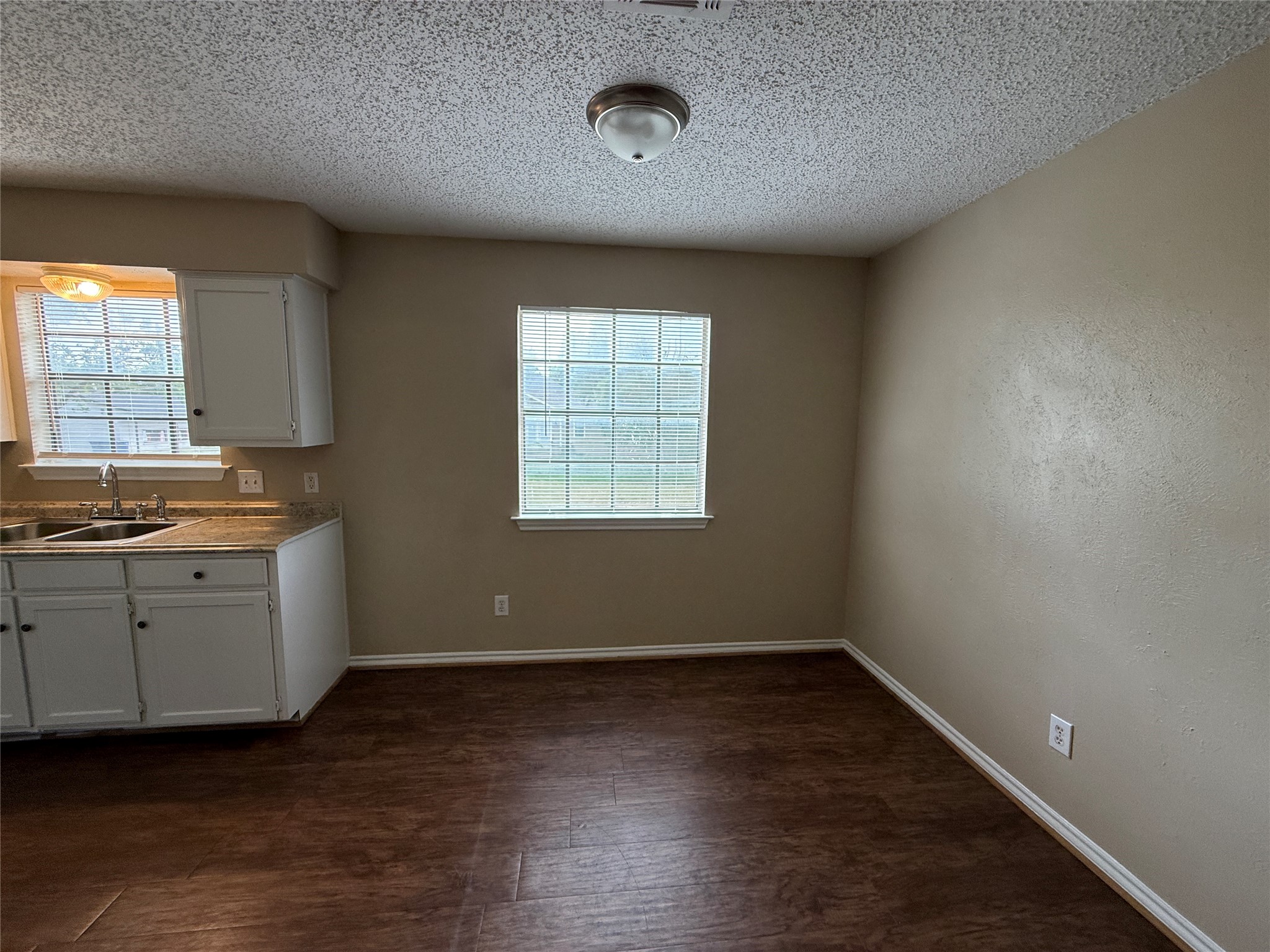 611 W Gilmer Street Ennis TX 75119