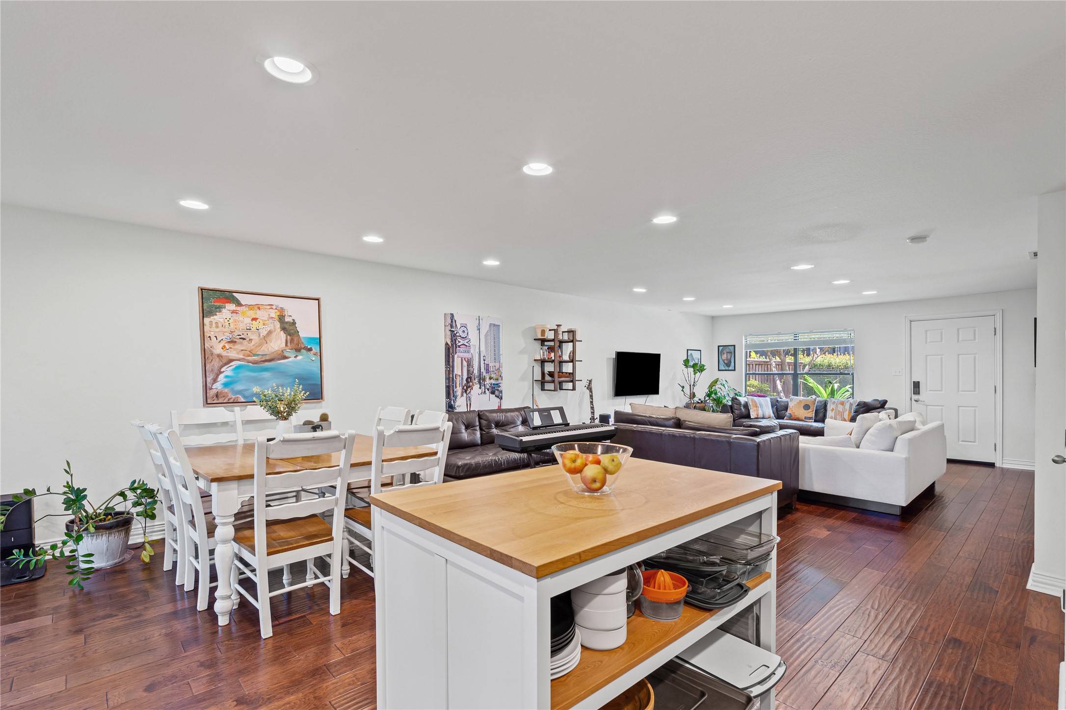 2722 Knight Street Dallas TX 75219