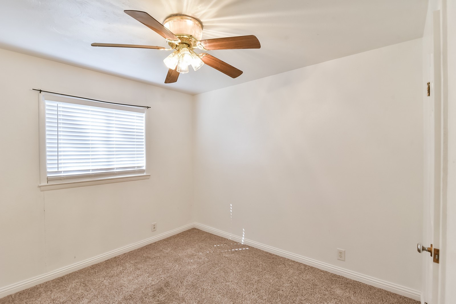 344 NW Renfro Street Burleson TX 76028