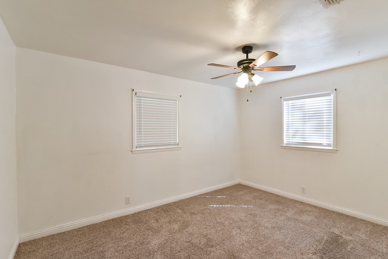 344 NW Renfro Street Burleson TX 76028