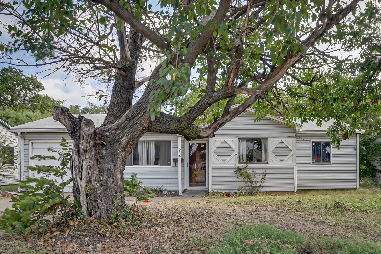 344 NW Renfro Street Burleson TX 76028