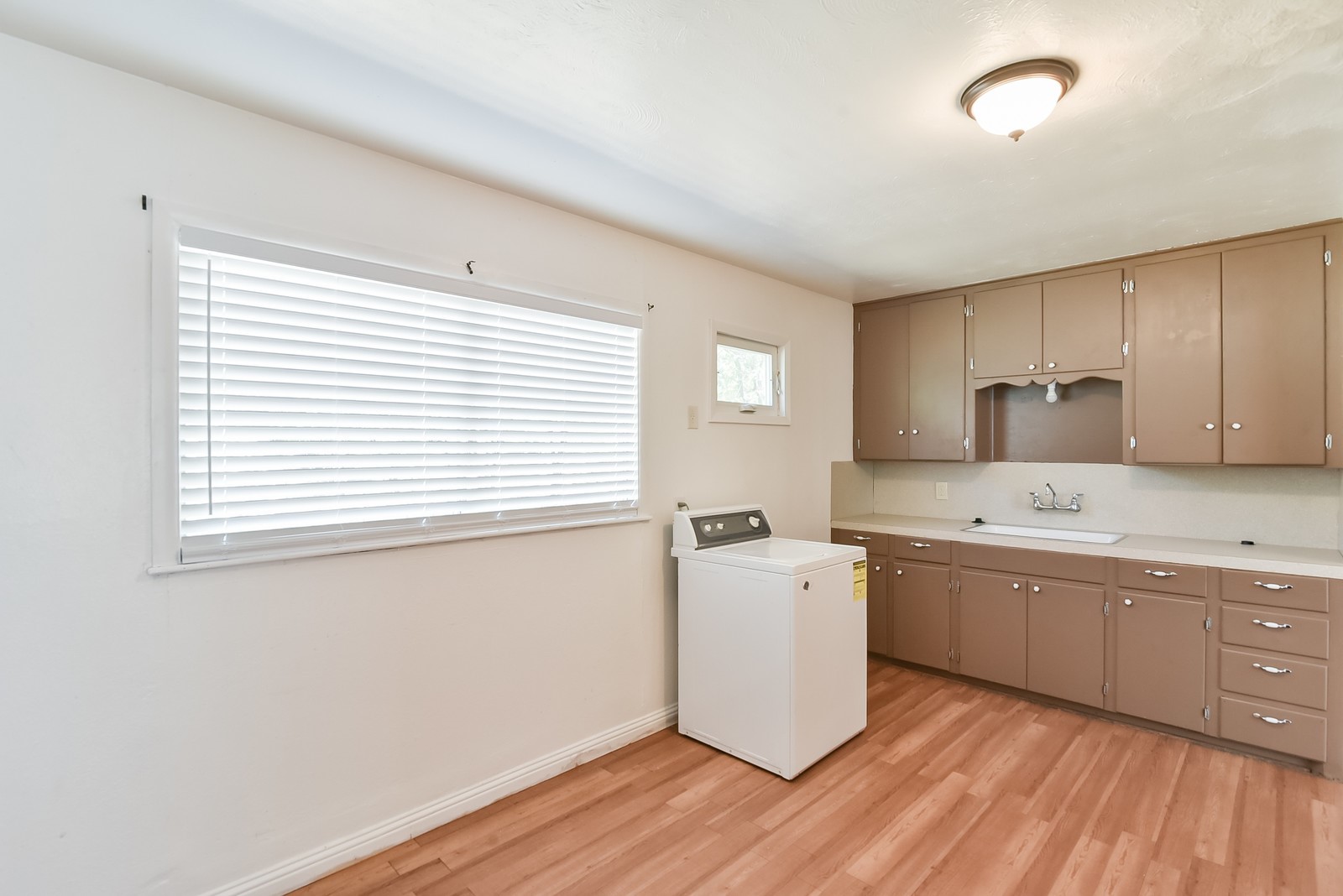 344 NW Renfro Street Burleson TX 76028