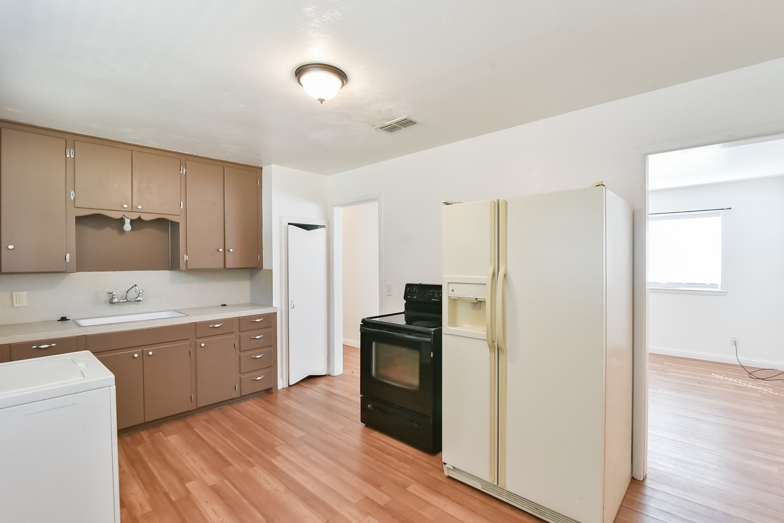 344 NW Renfro Street Burleson TX 76028