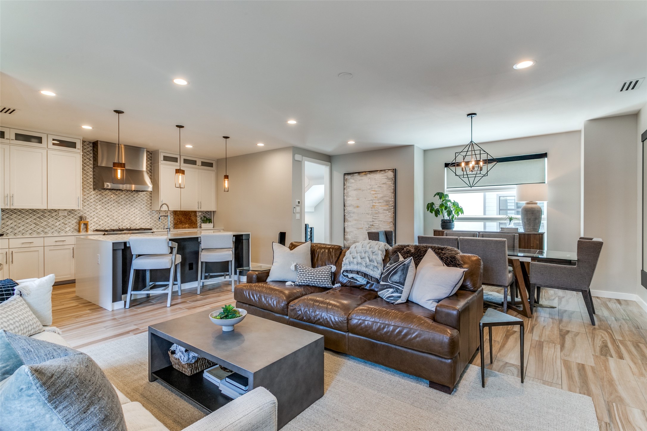 1925 California Drive Dallas TX 75204