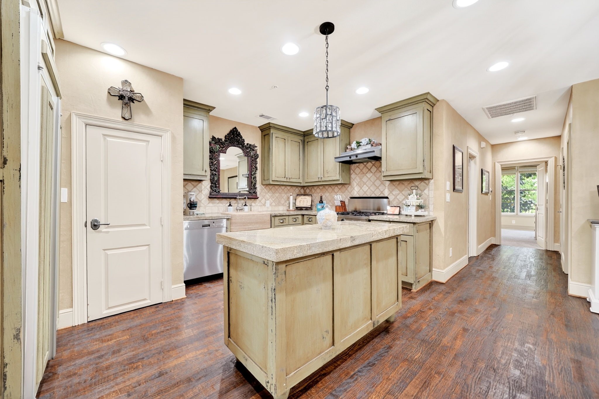 5055 Addison Circle Addison TX 75001