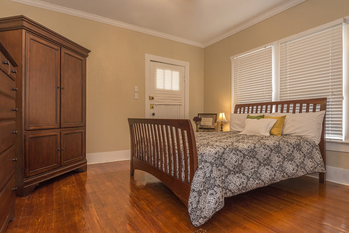 2241 W Rosedale Street S Fort Worth TX 76110