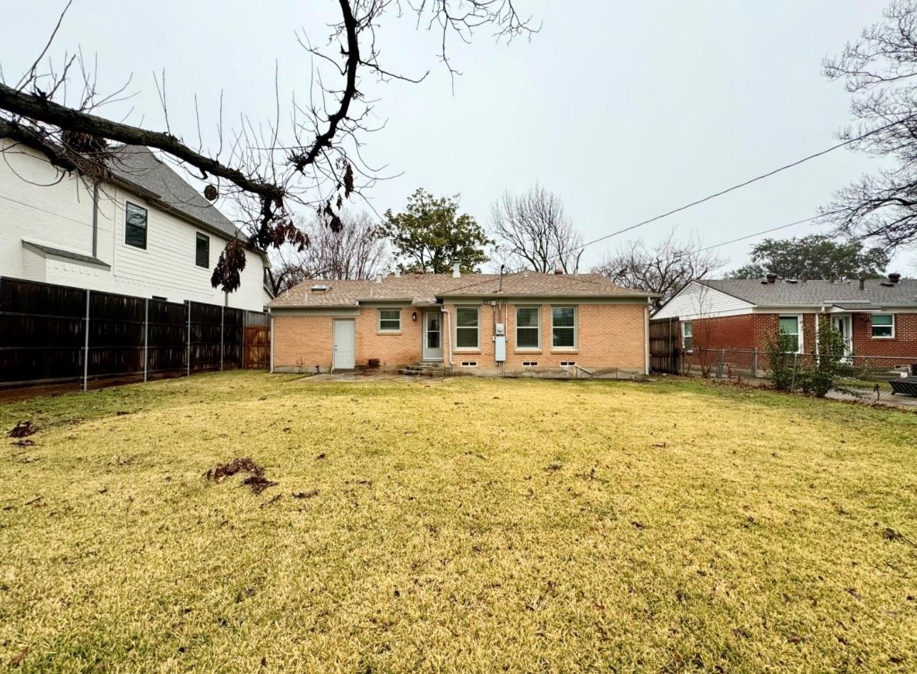 515 Bondstone Drive Dallas TX 75218