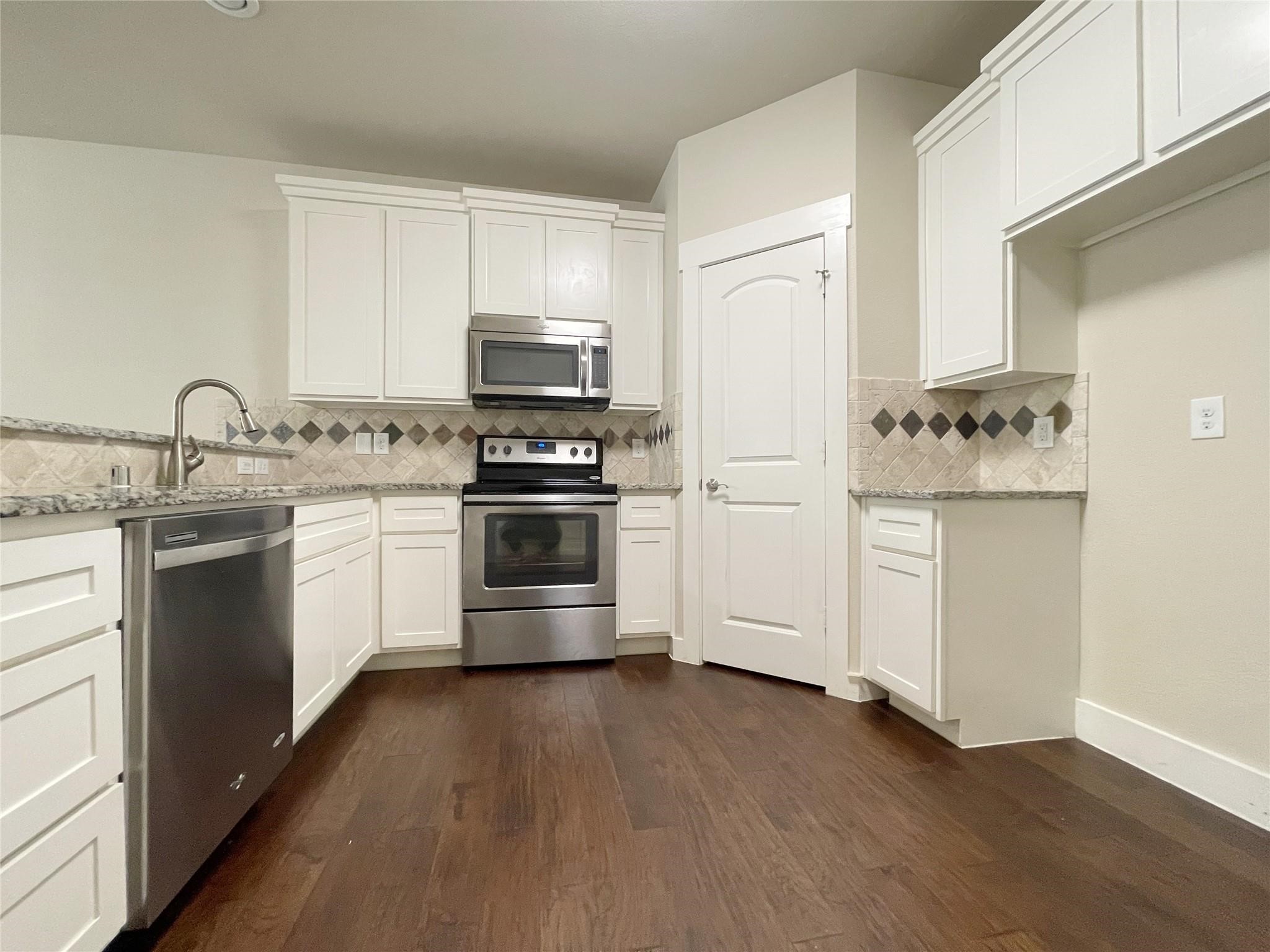 207 Lily Lane Lewisville TX 75057