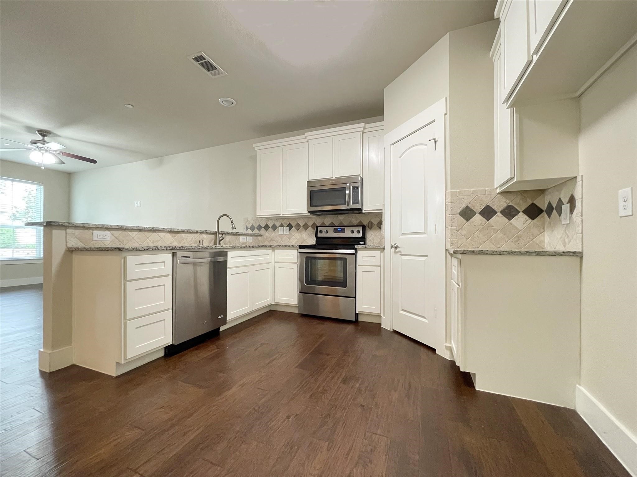 207 Lily Lane Lewisville TX 75057