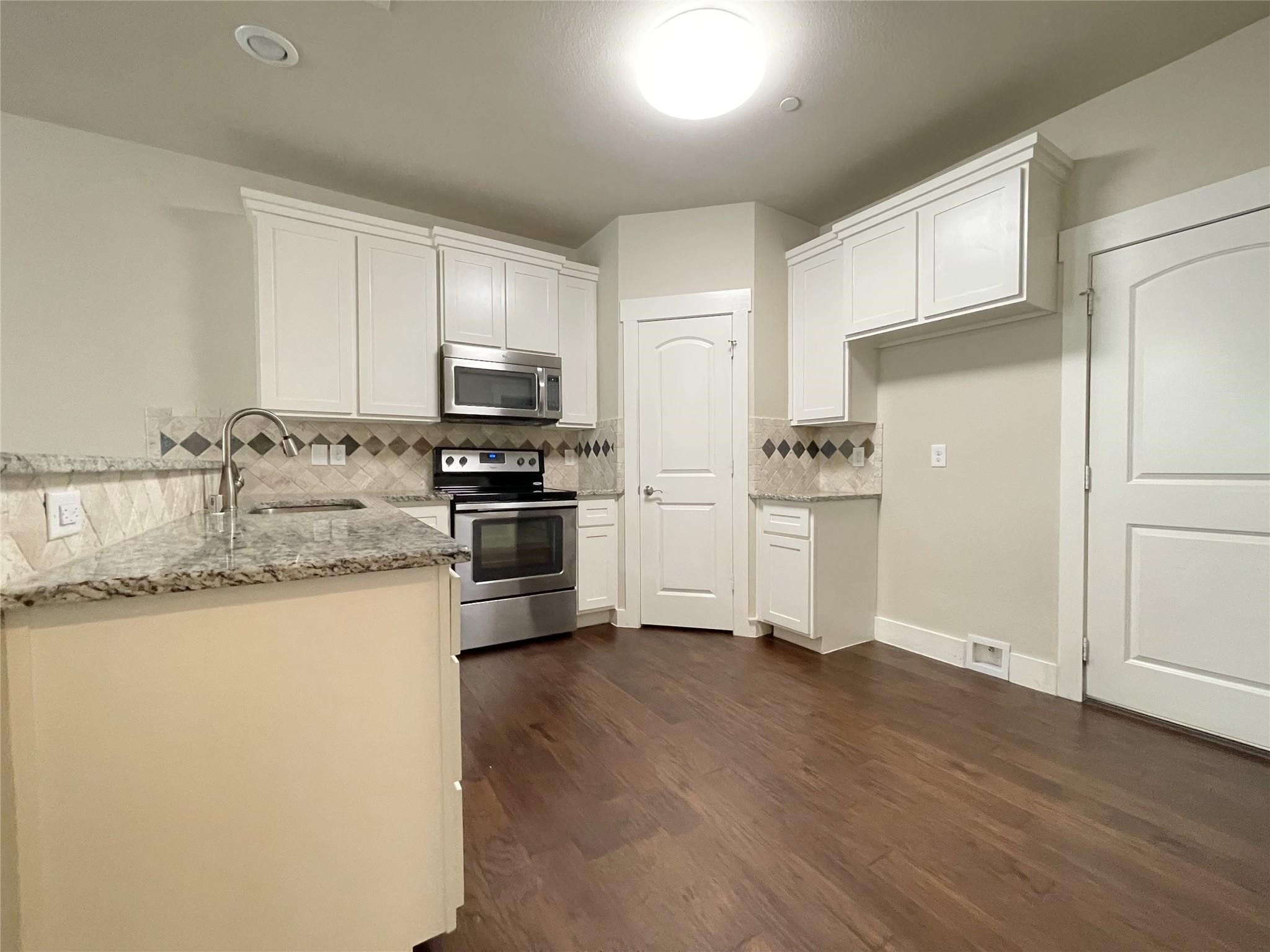 207 Lily Lane Lewisville TX 75057