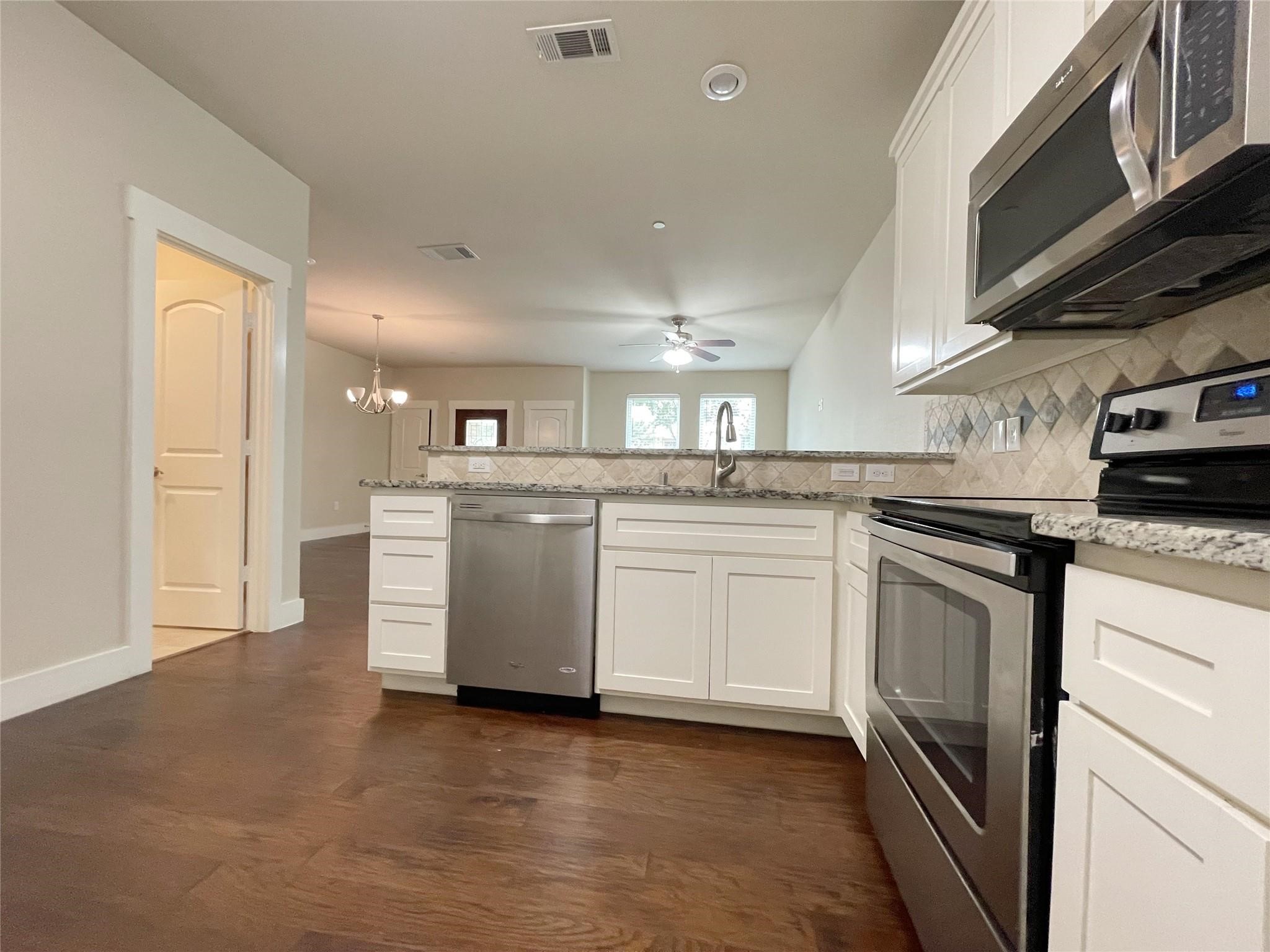 207 Lily Lane Lewisville TX 75057