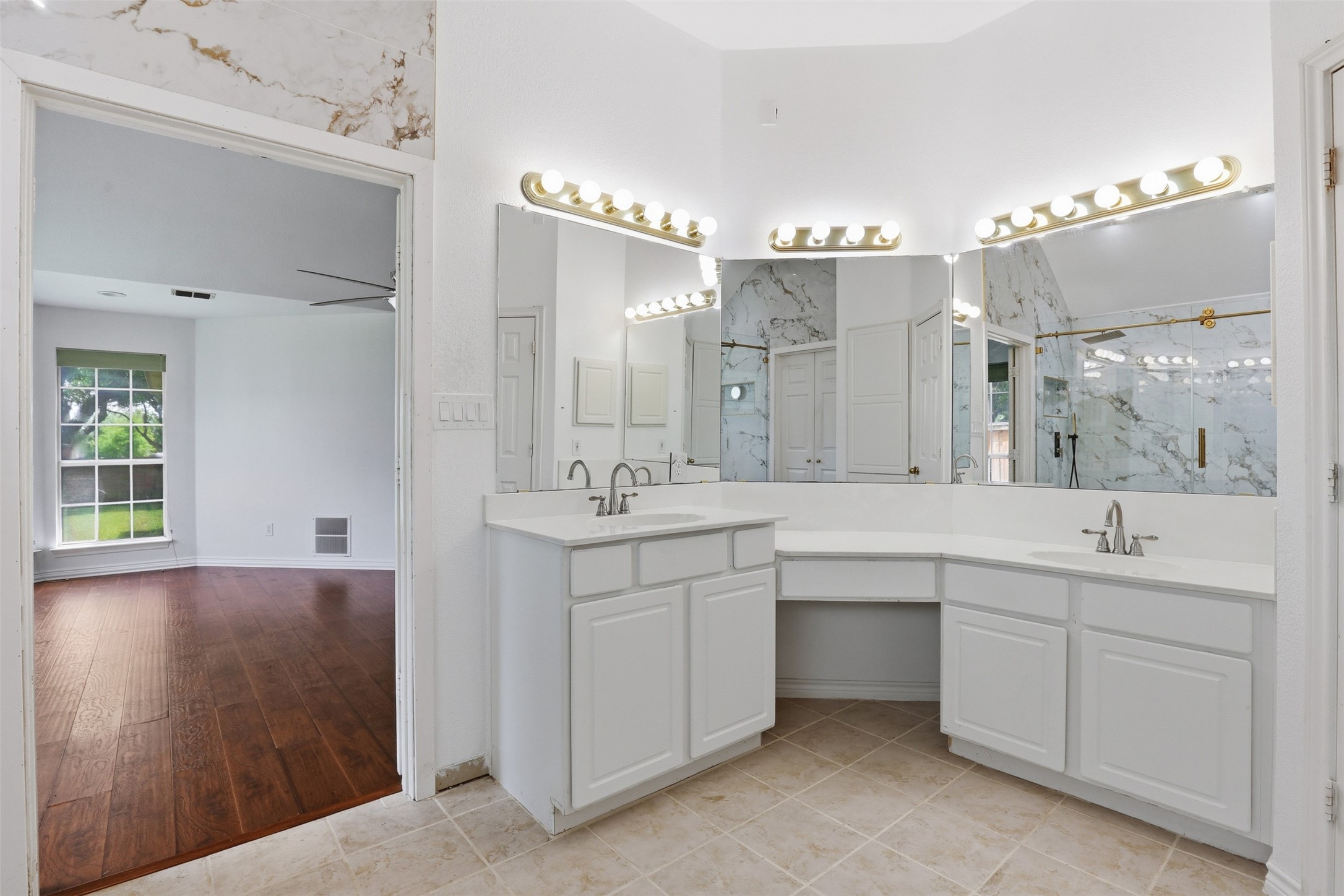 6320 Merritt Way Court Arlington TX 76018