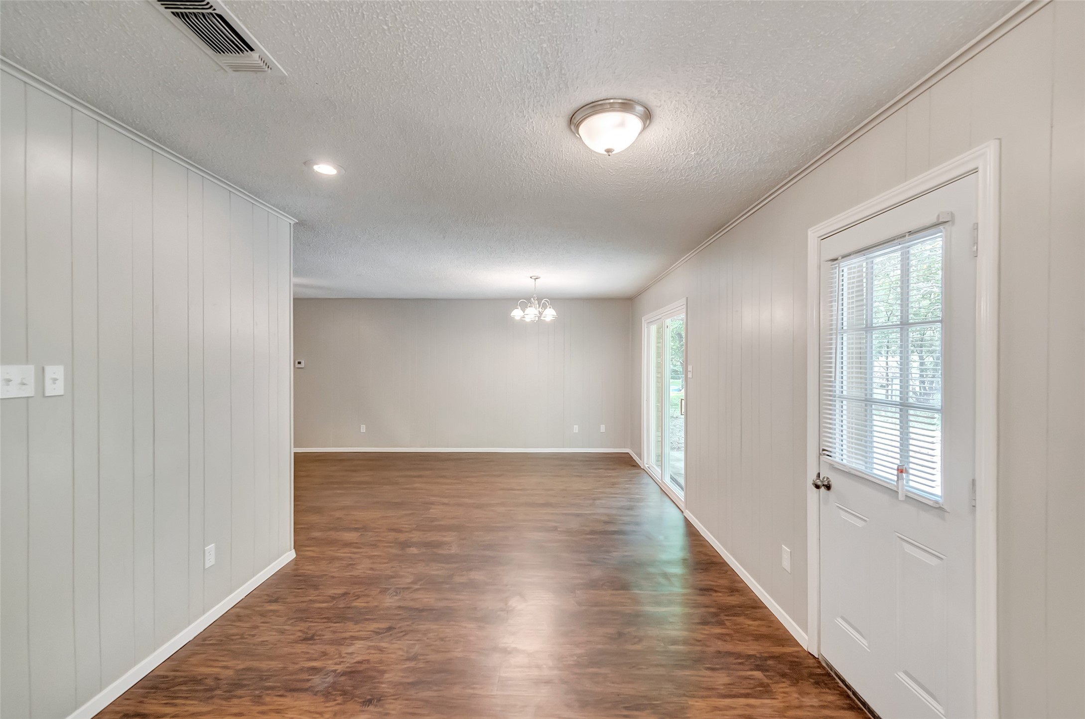 2833 Kingsbury Avenue Richland Hills TX 76118