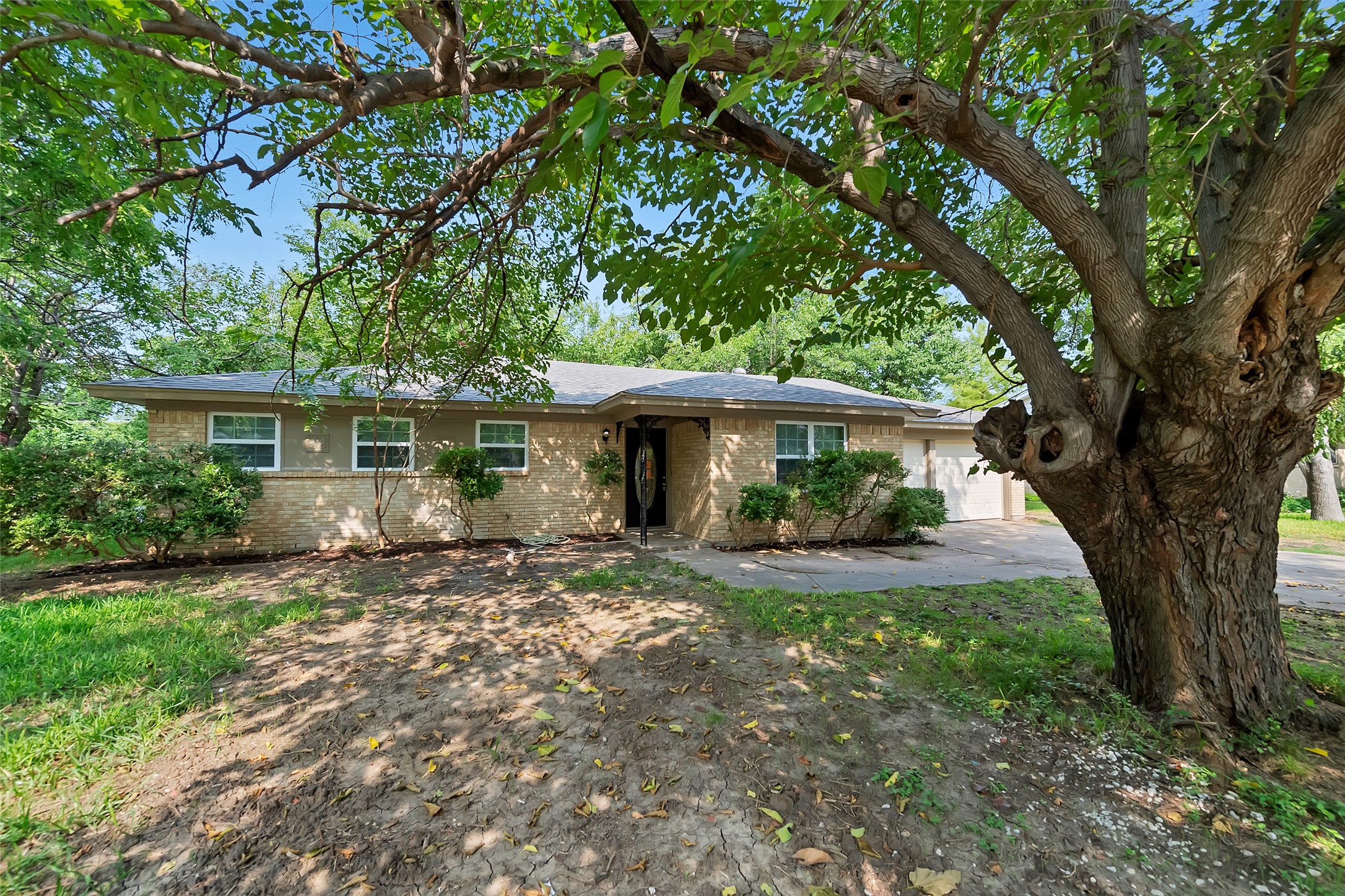 2833 Kingsbury Avenue Richland Hills TX 76118