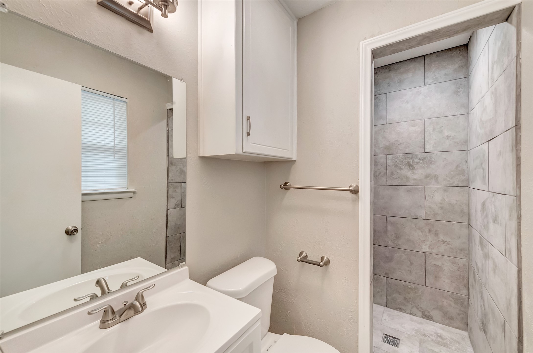 2833 Kingsbury Avenue Richland Hills TX 76118