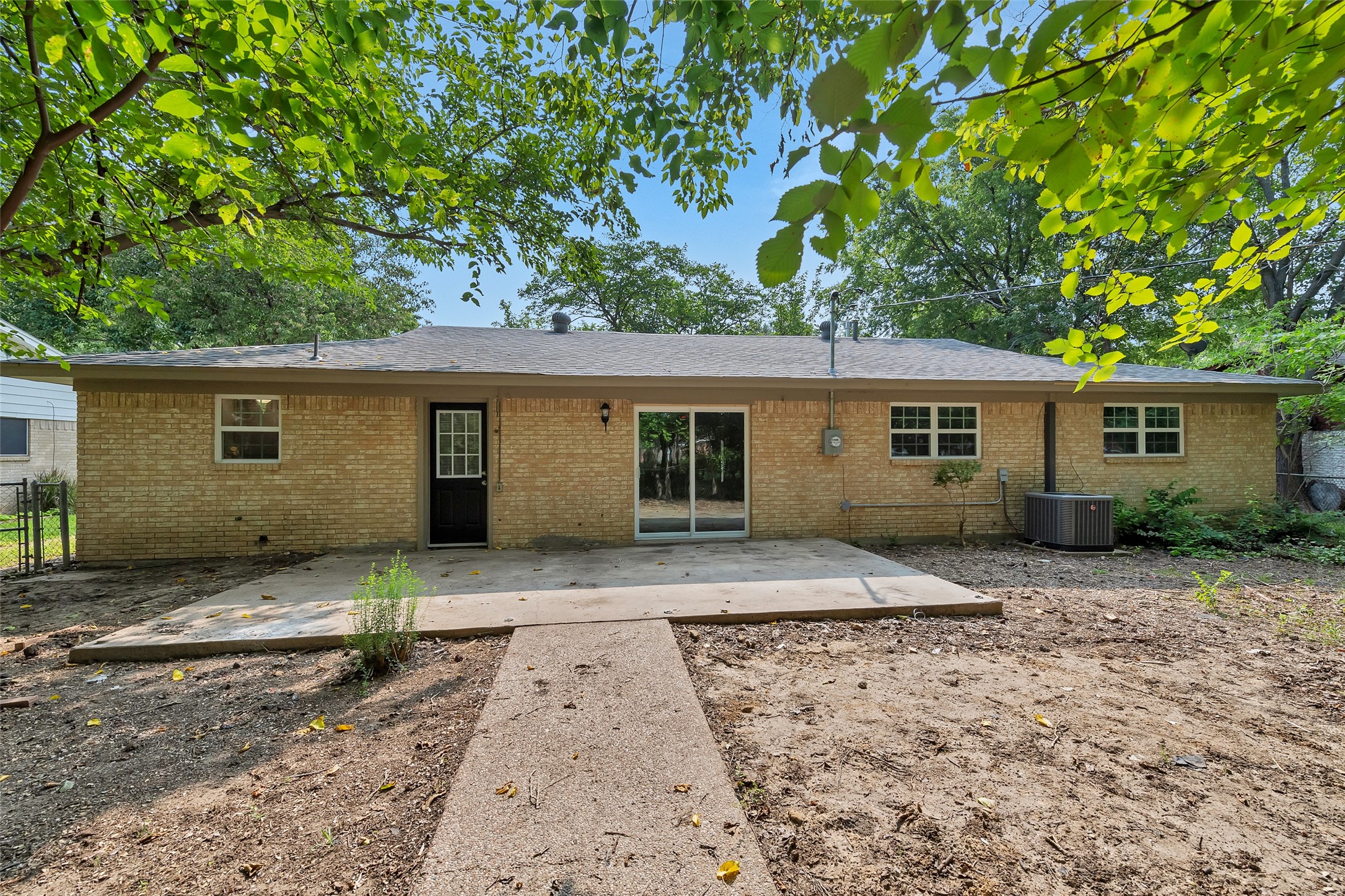 2833 Kingsbury Avenue Richland Hills TX 76118