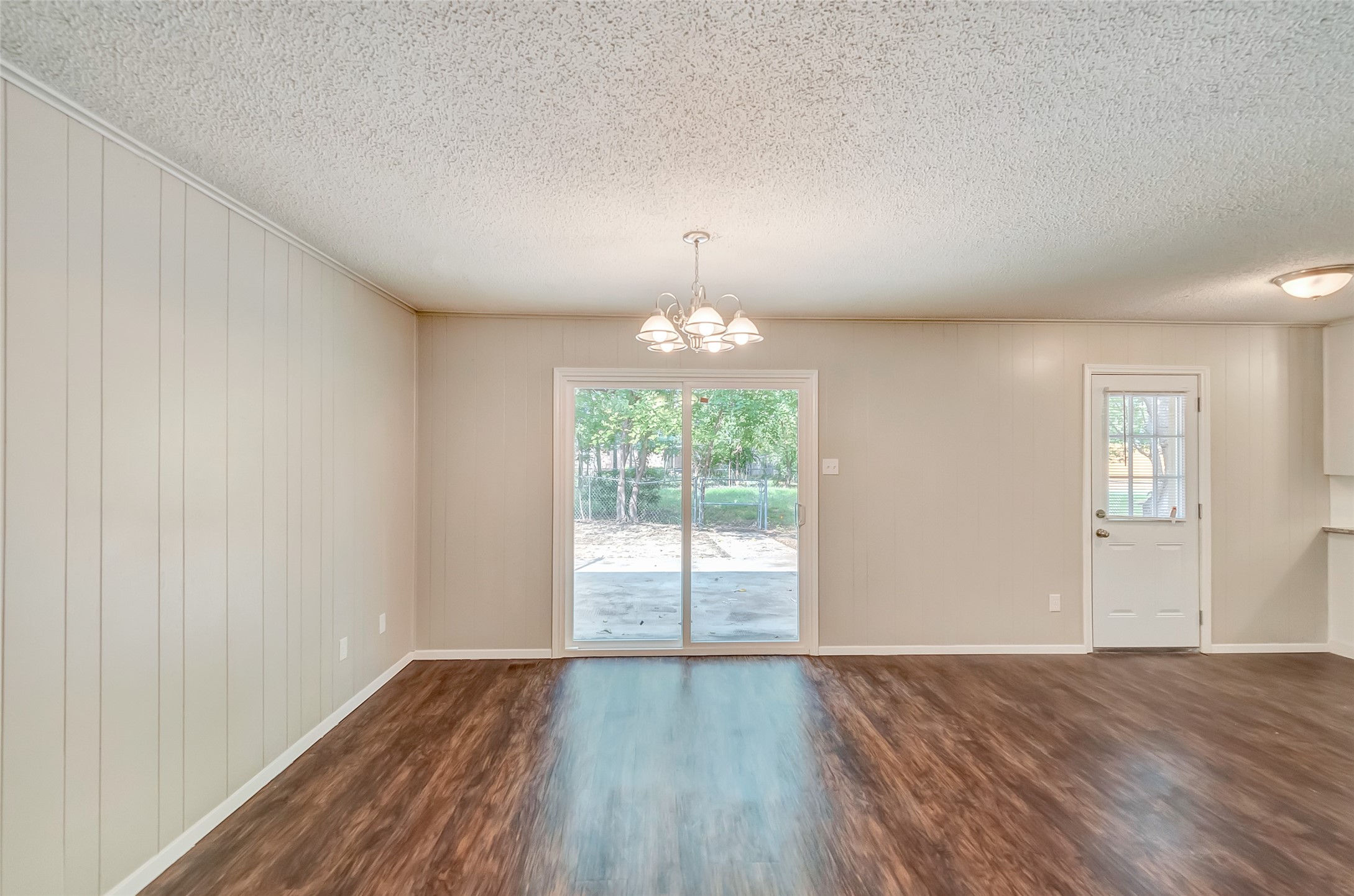 2833 Kingsbury Avenue Richland Hills TX 76118