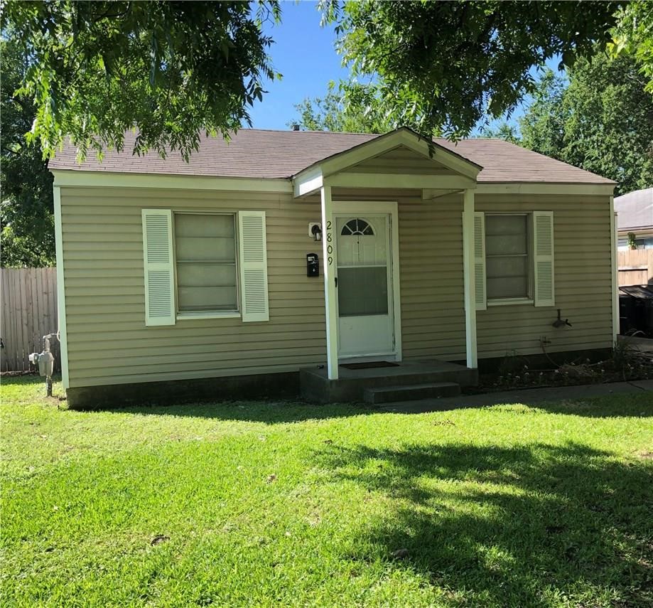2809 S Hills Avenue Fort Worth TX 76109