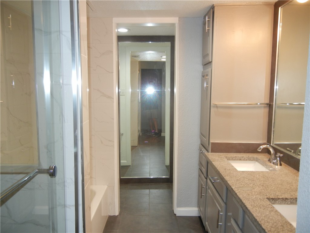 18240 Midway Road Dallas TX 75287