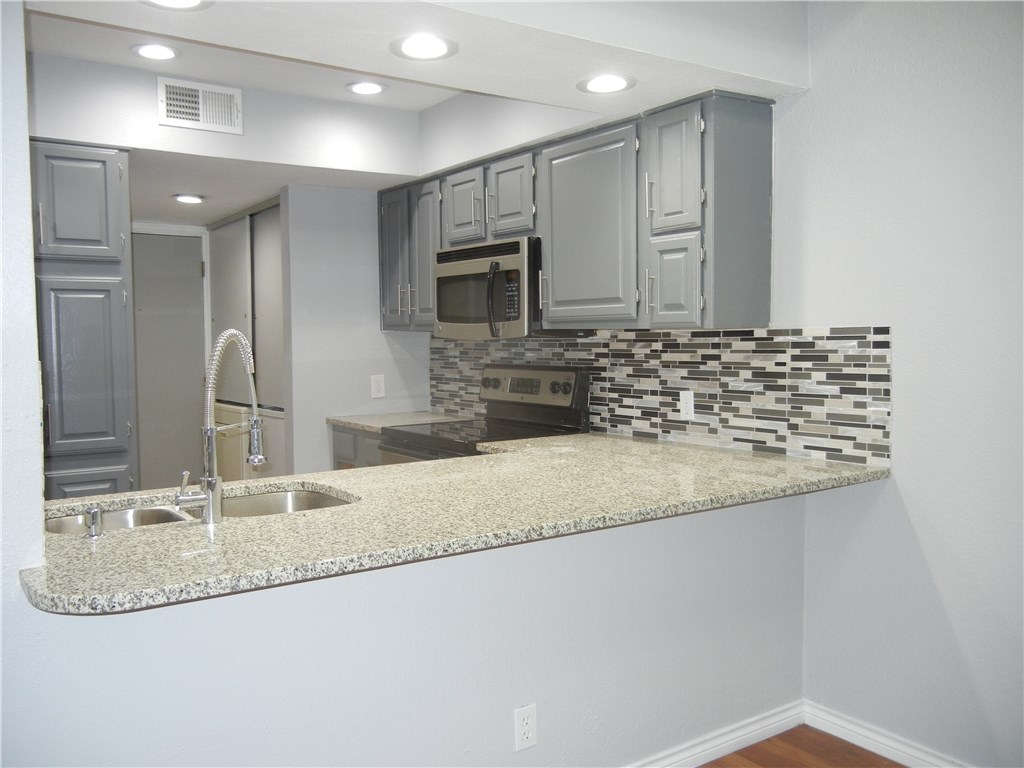 18240 Midway Road Dallas TX 75287
