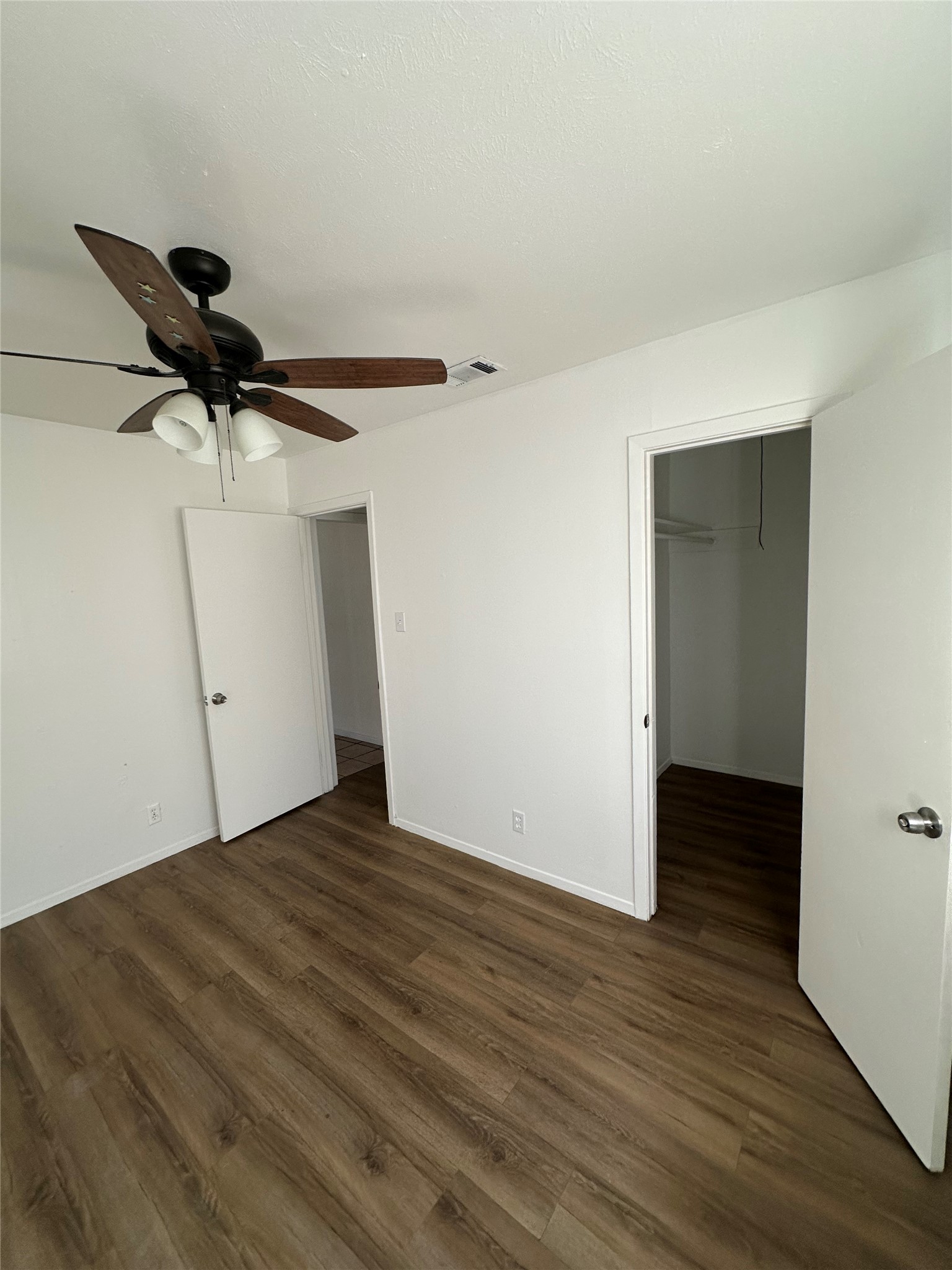 907 Broadway Avenue Euless TX 76040