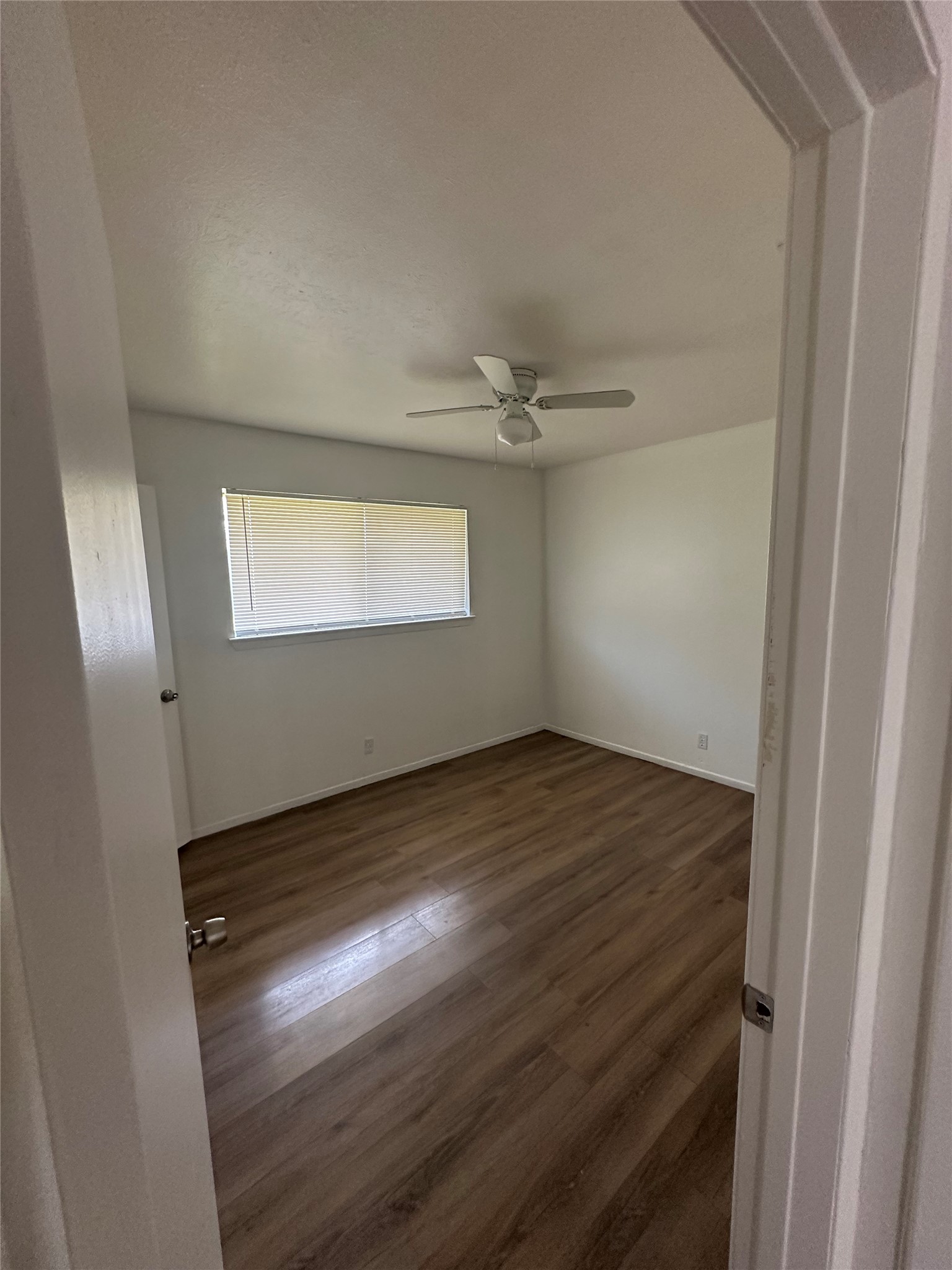 907 Broadway Avenue Euless TX 76040