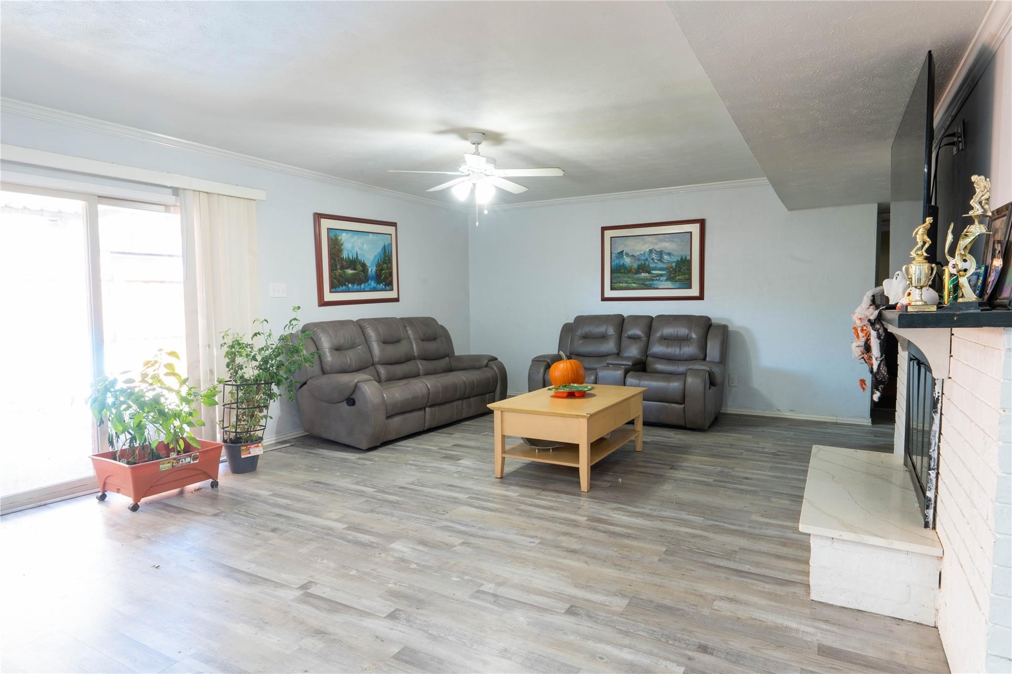 8512 Londonderry Lane Dallas TX 75228