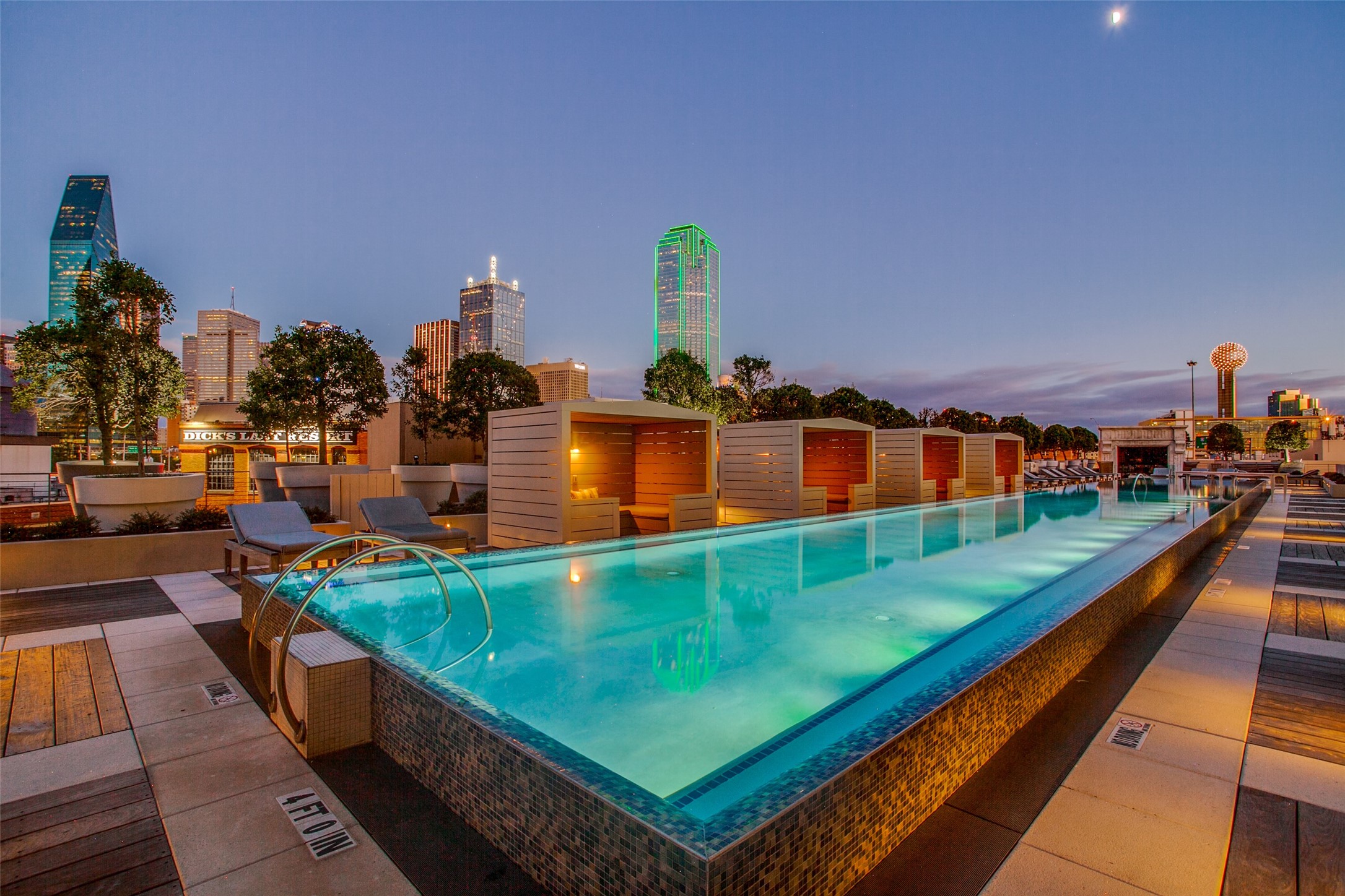 2200 Victory Avenue Dallas TX 75219
