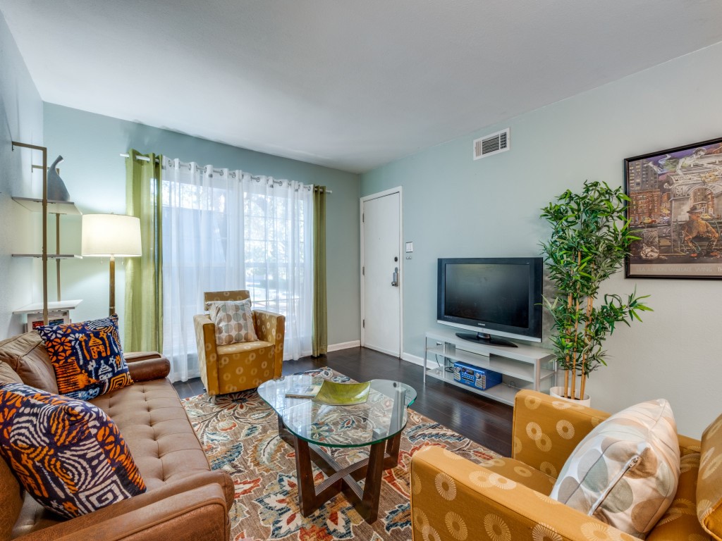 5234 Fleetwood Oaks Avenue Dallas TX 75235