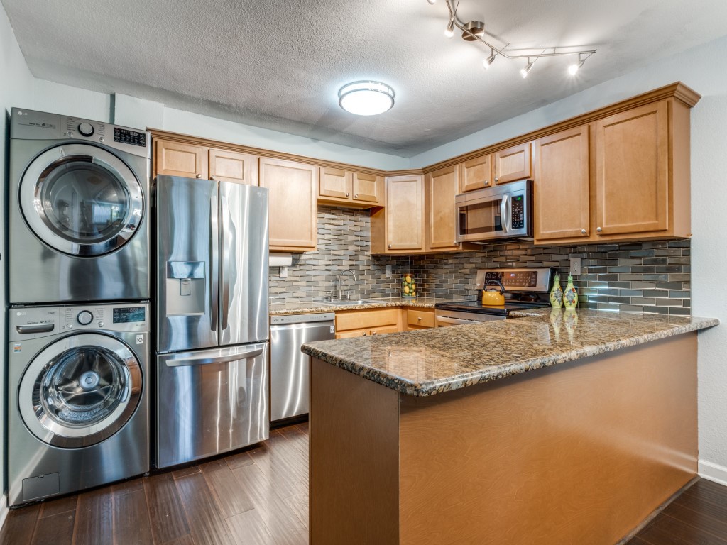 5234 Fleetwood Oaks Avenue Dallas TX 75235