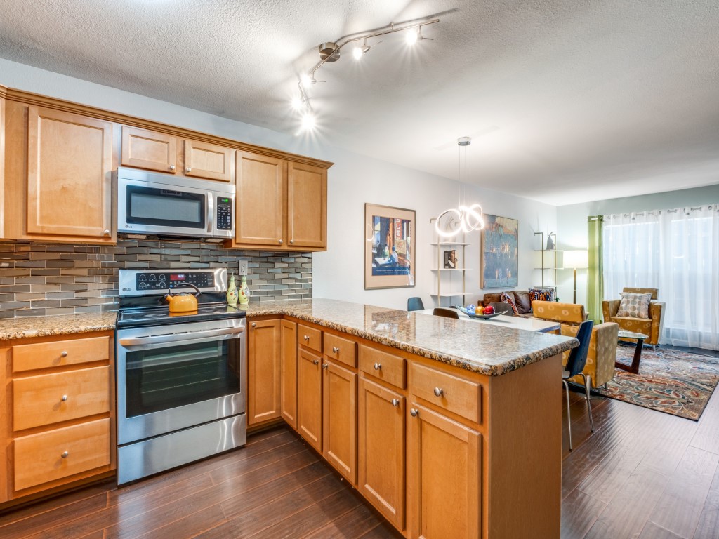 5234 Fleetwood Oaks Avenue Dallas TX 75235