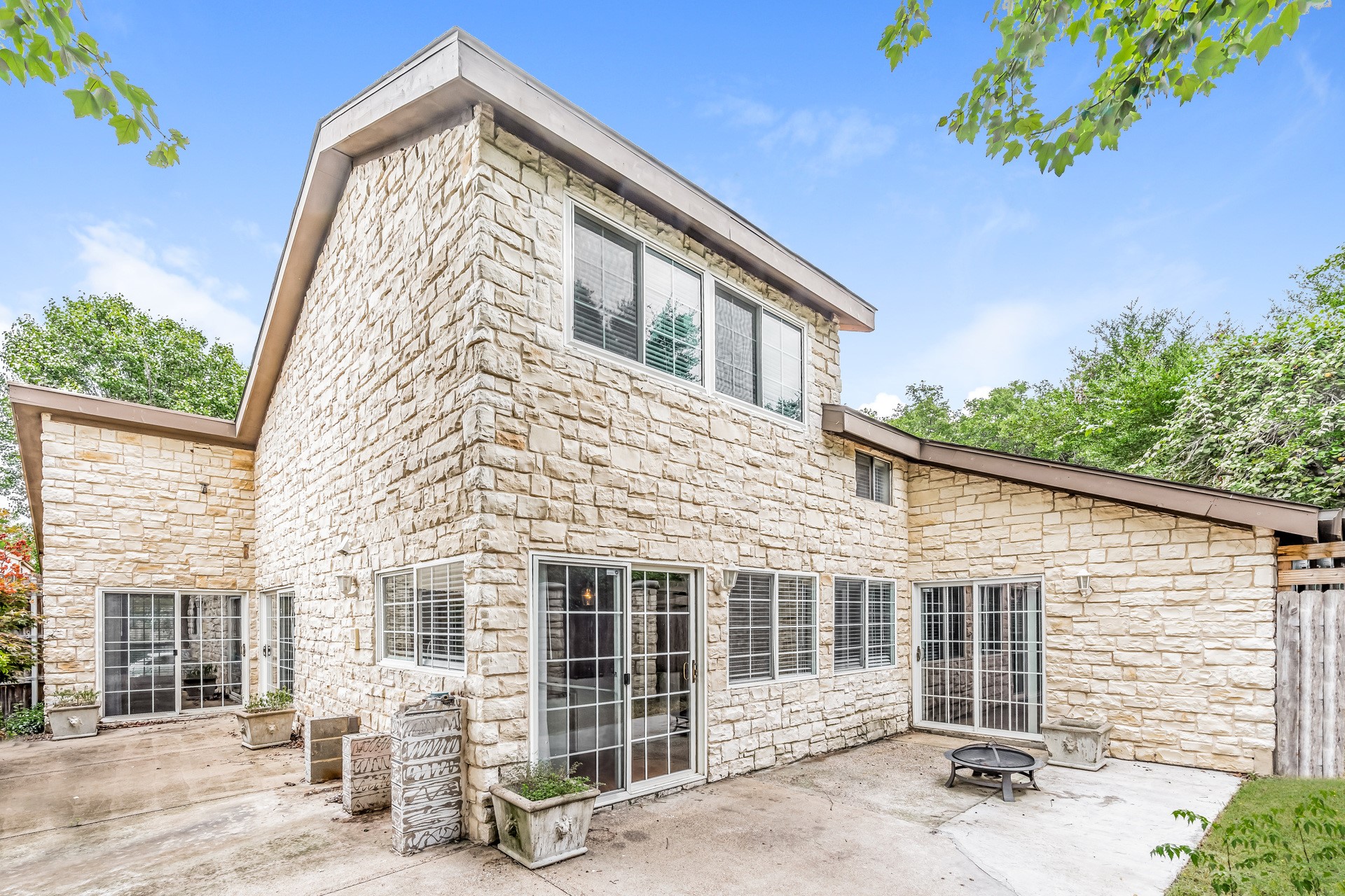2014 Greencove Drive Arlington TX 76012