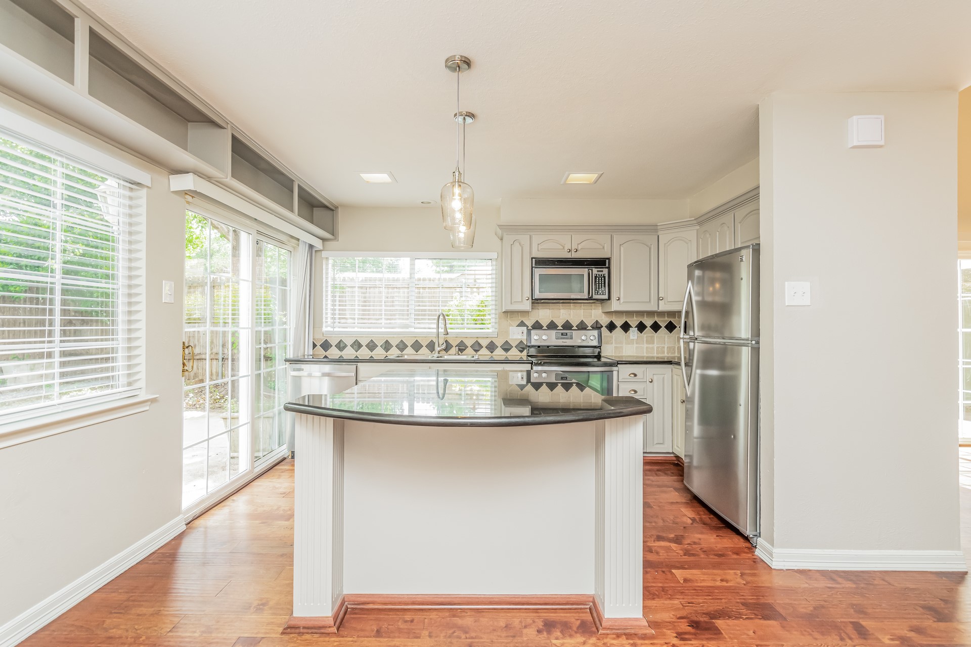 2014 Greencove Drive Arlington TX 76012