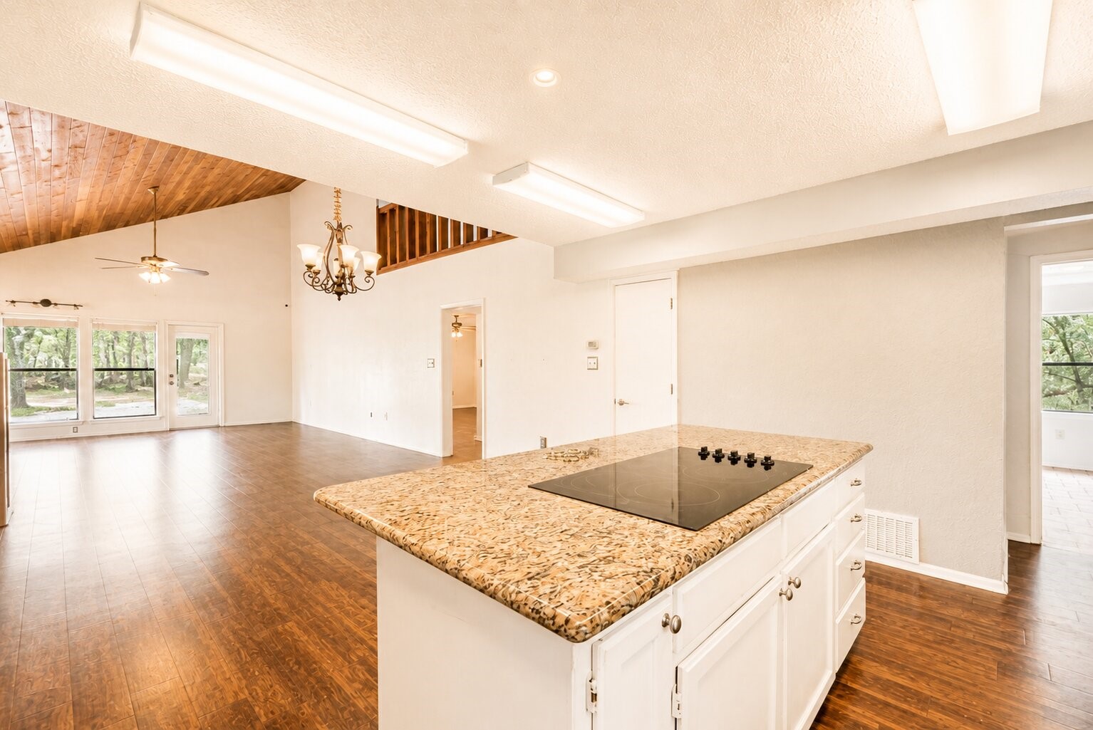 7425 Us 287 Highway Arlington TX 76001