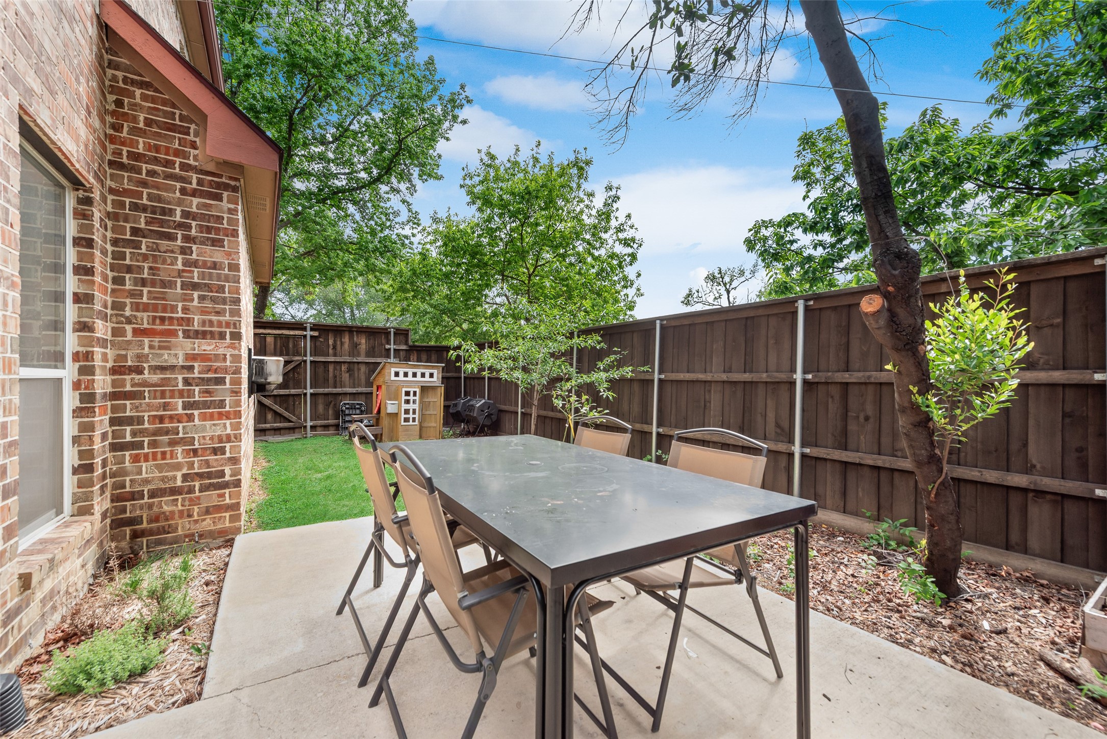 5735 Richmond Avenue Dallas TX 75206