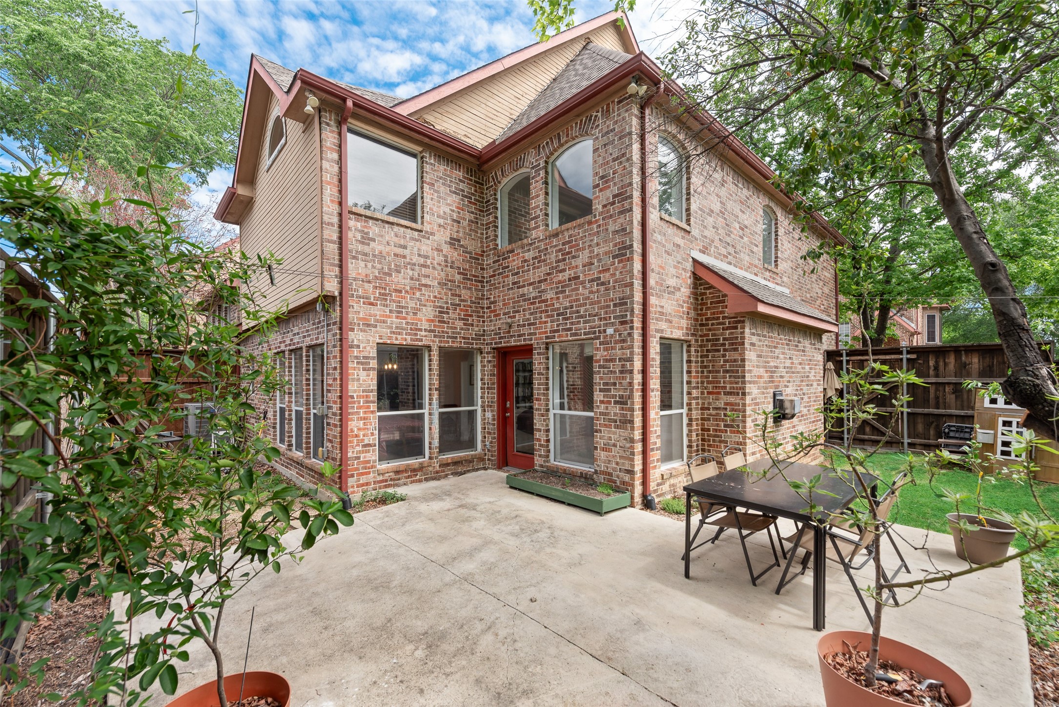 5735 Richmond Avenue Dallas TX 75206